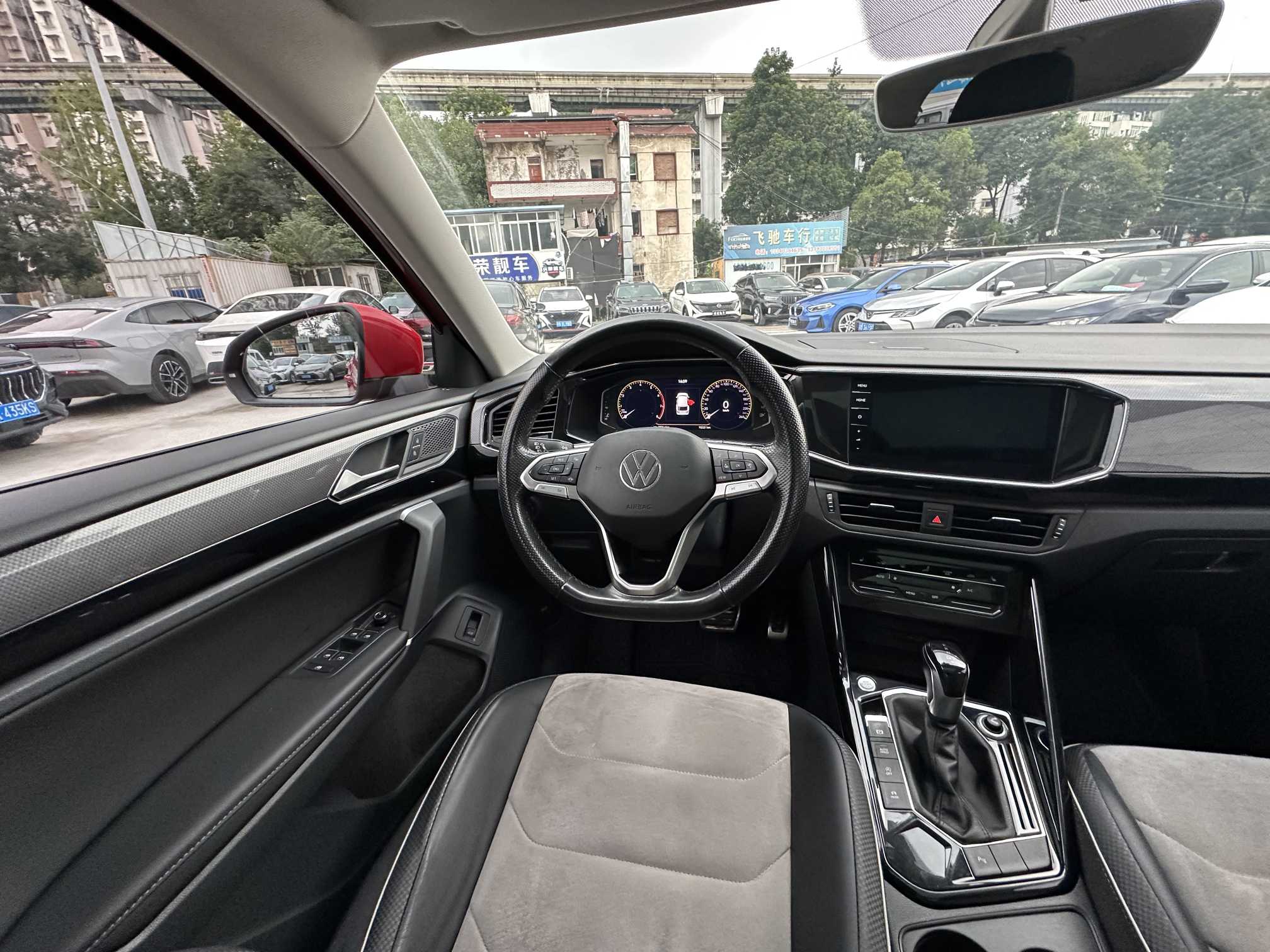 Volkswagen Tayron X 2021 car image #17