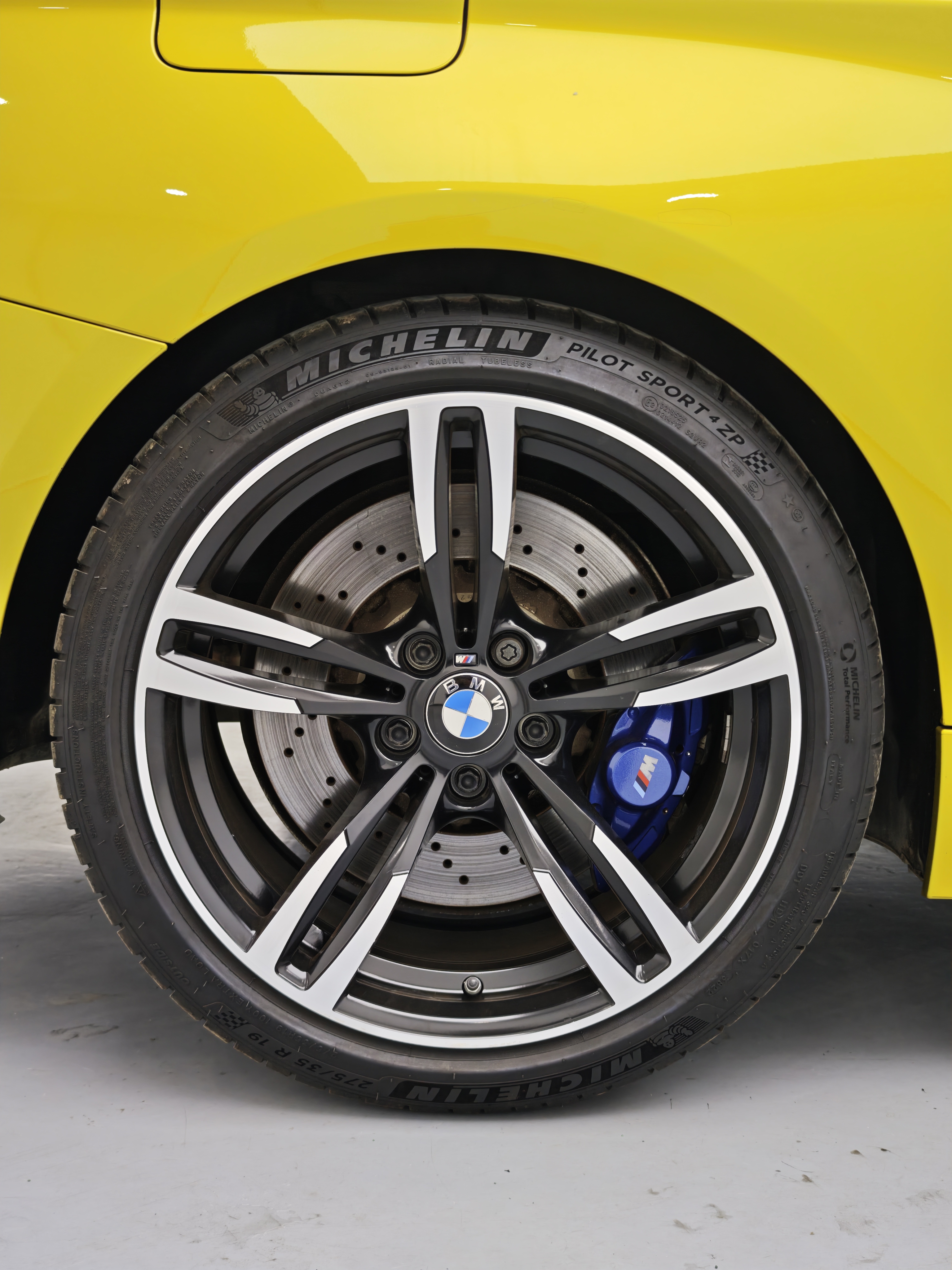 BMW M4 2016 car image #17
