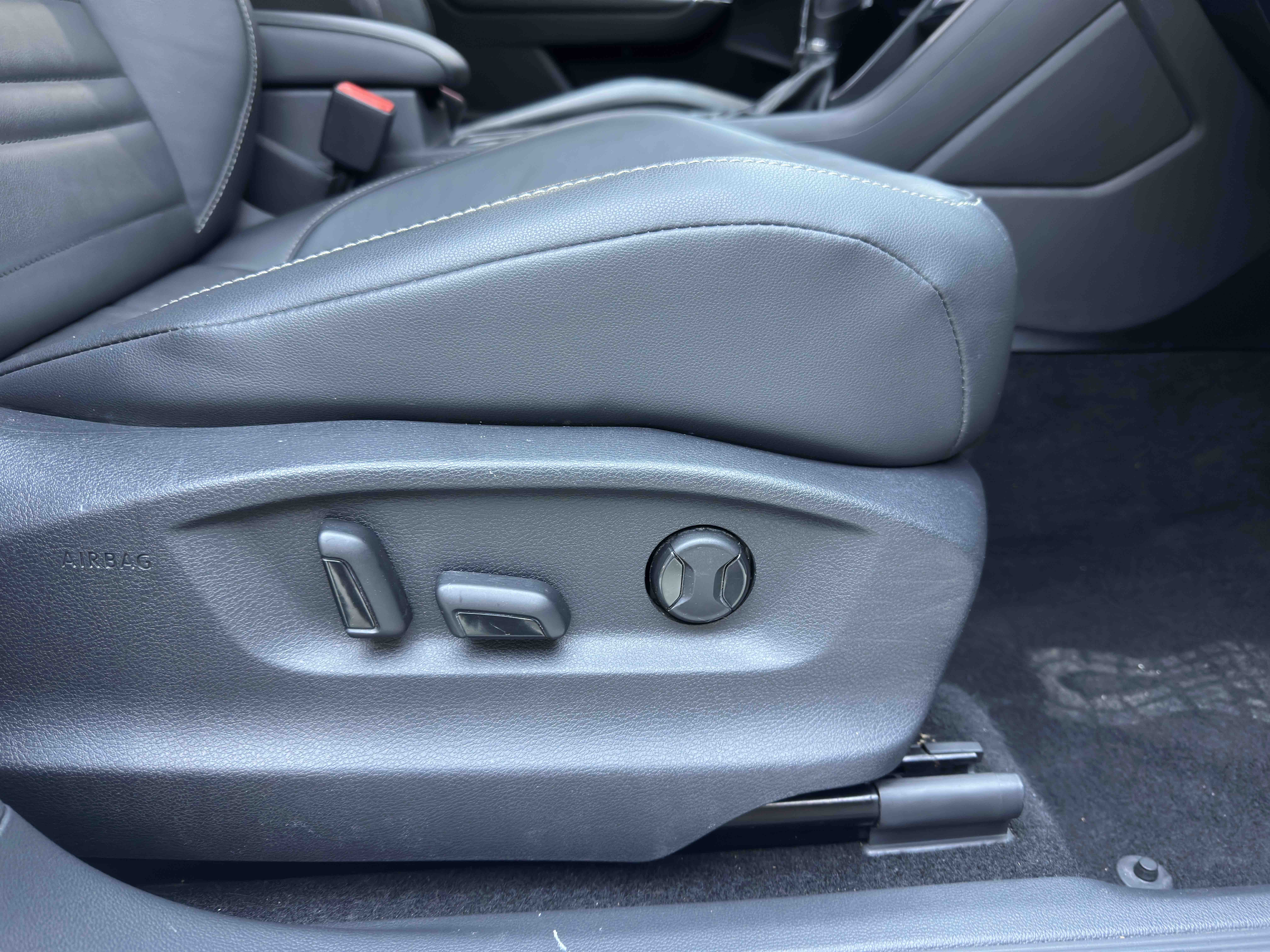 Volkswagen Touran 2022 #17 Volkswagen Touran 2022 car image #17