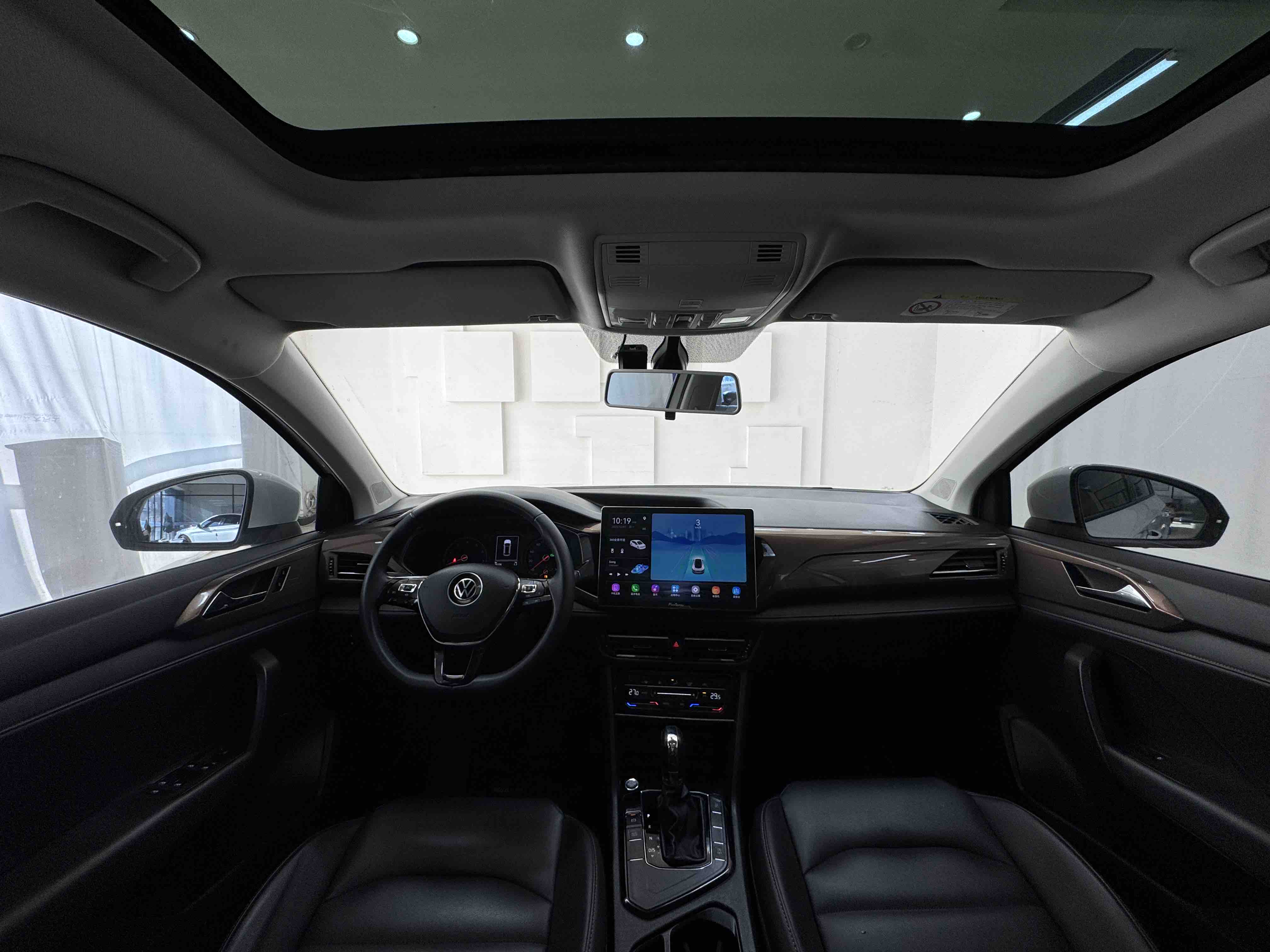 Volkswagen Tharu 2021 car image #17