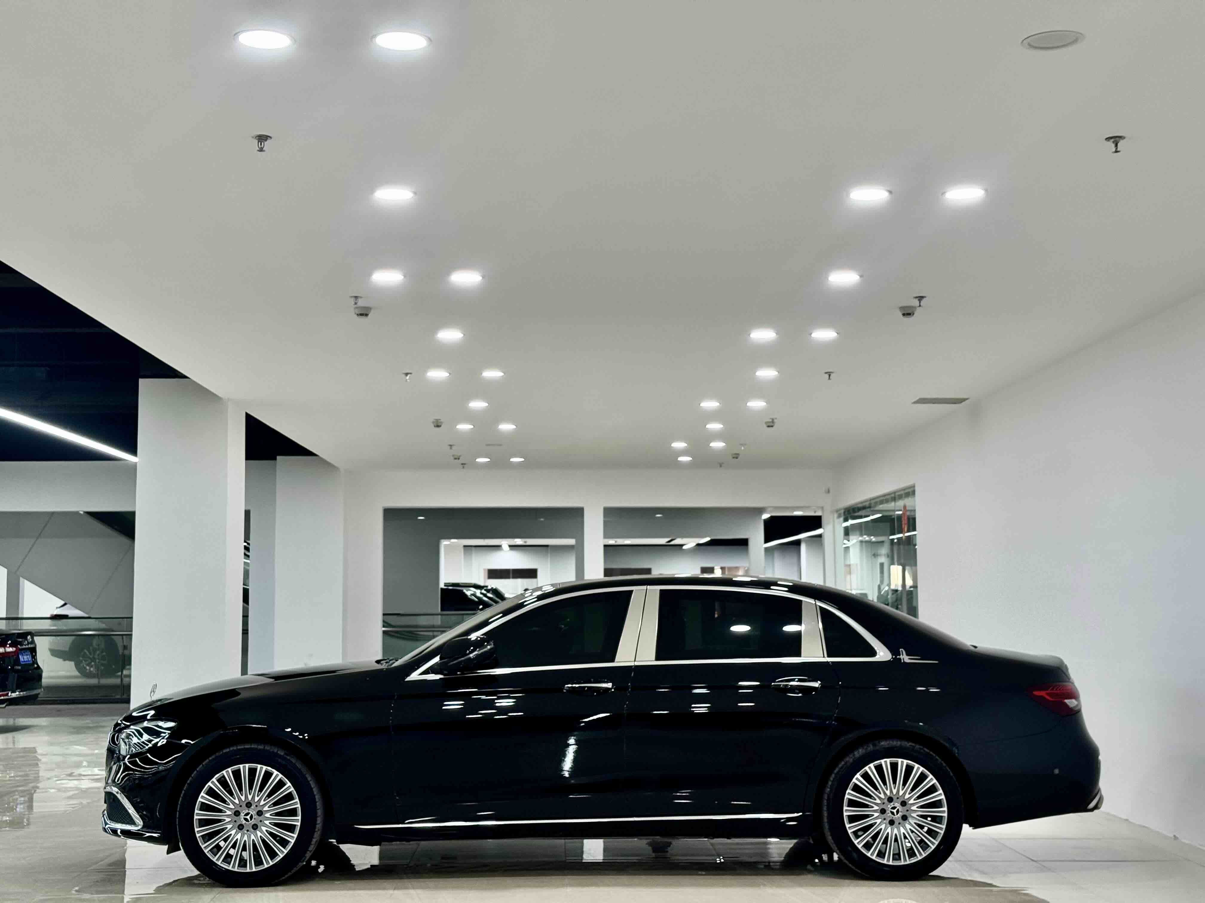 Mercedes-Benz E Class 2022 car image #17