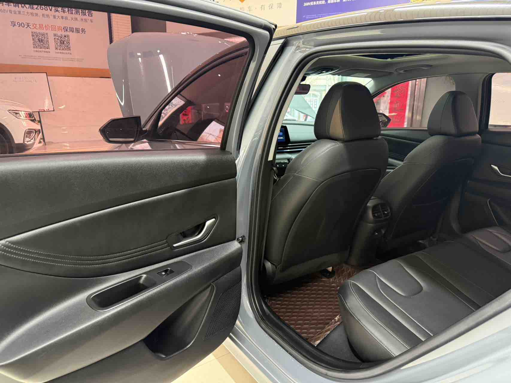 Hyundai Elantra 2021 immagine di auto #17