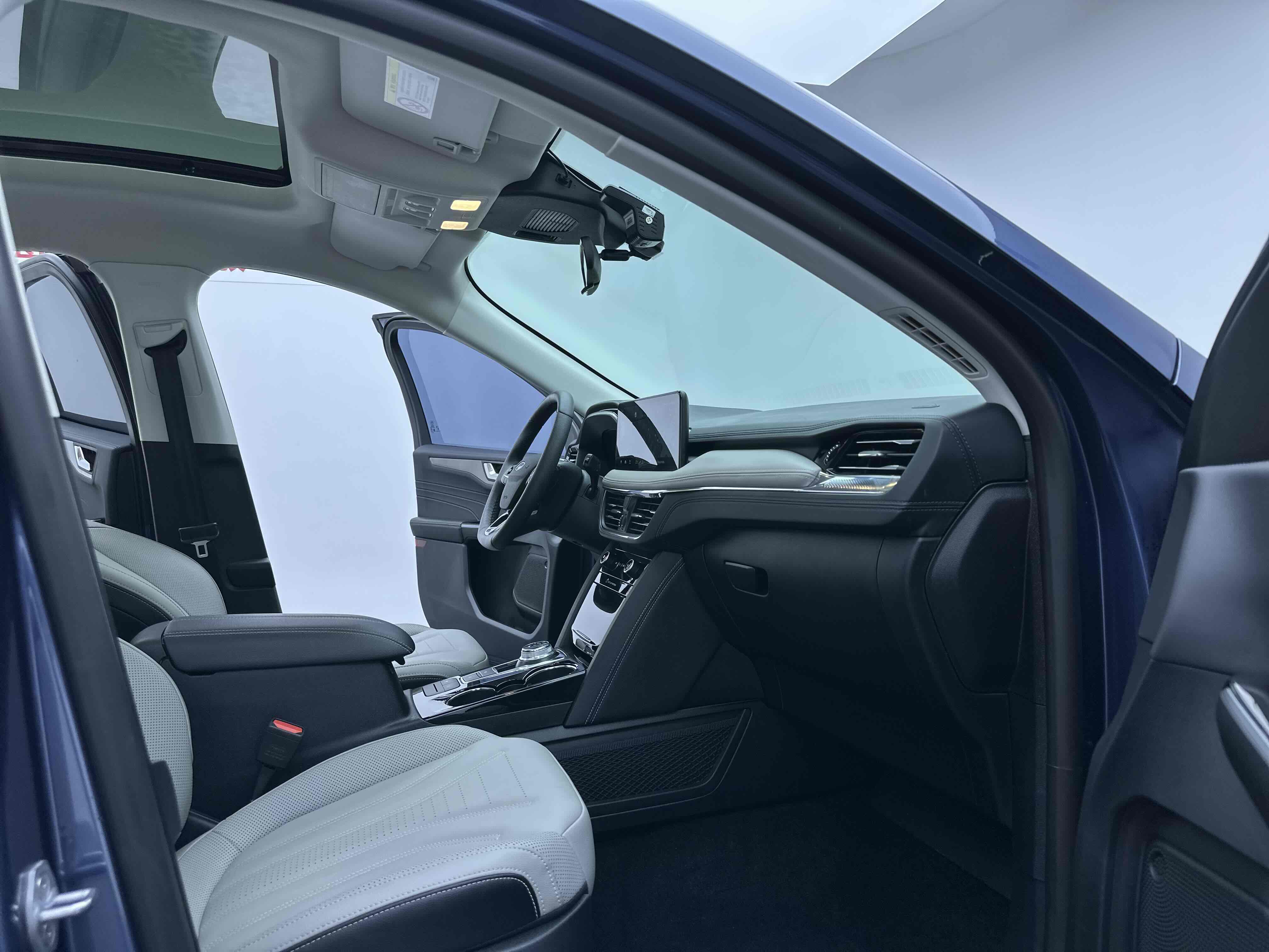 Ford Escape (Imported) 2022 car image #17