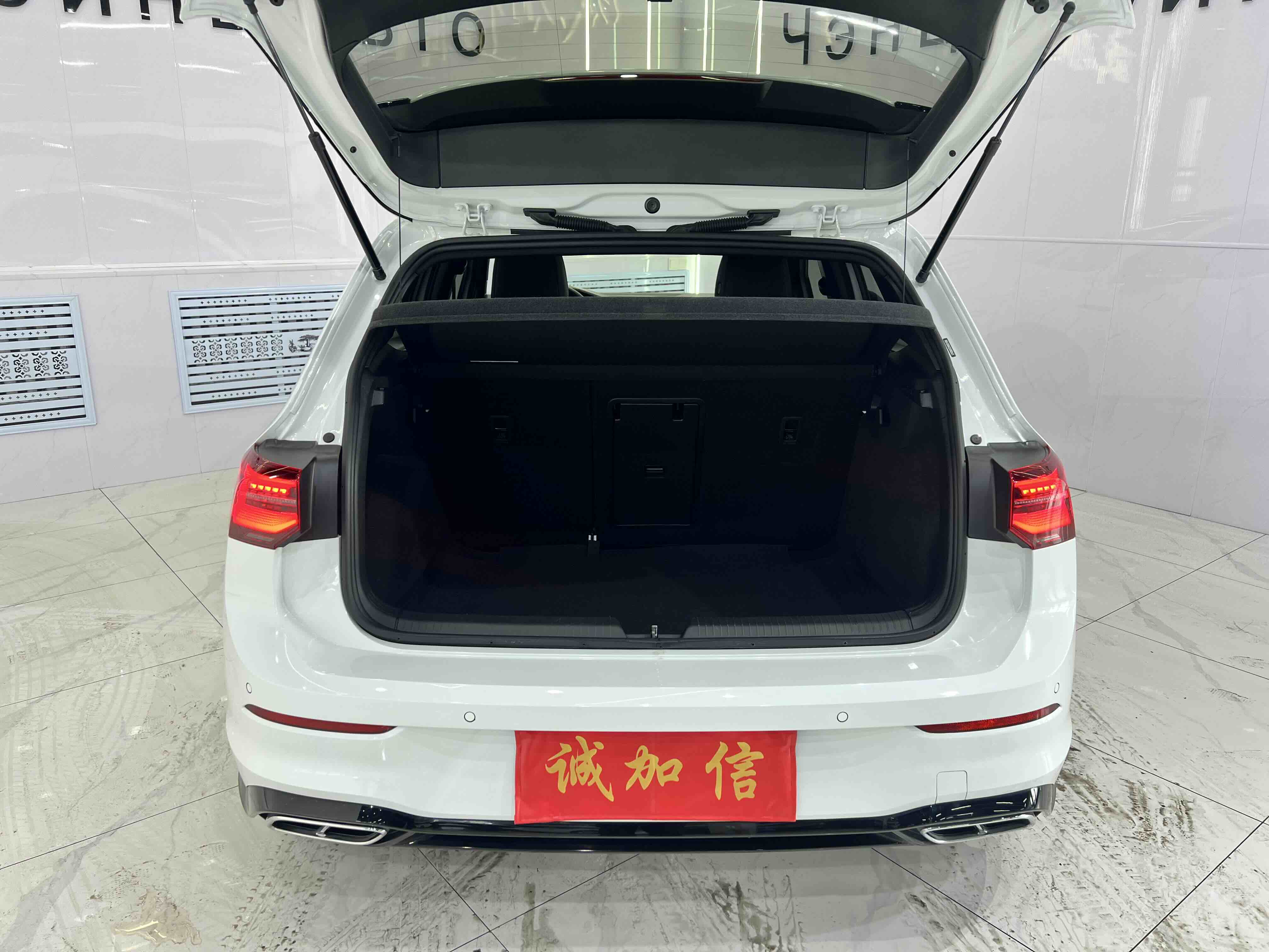 Volkswagen Golf 2022 car image #17