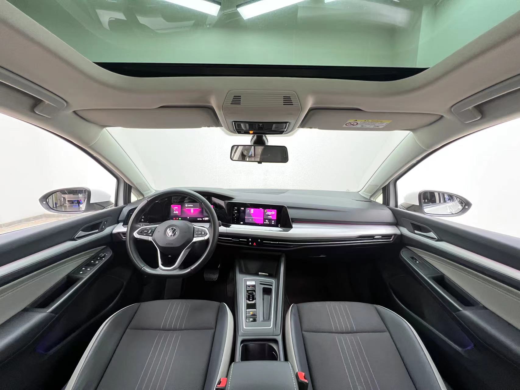 Volkswagen Golf 2022 car image #17