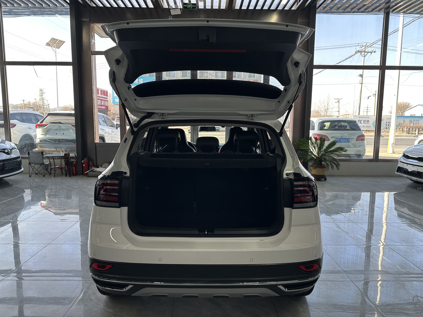 Volkswagen T-Cross 2021 #17 Volkswagen T-Cross 2021 car image #17