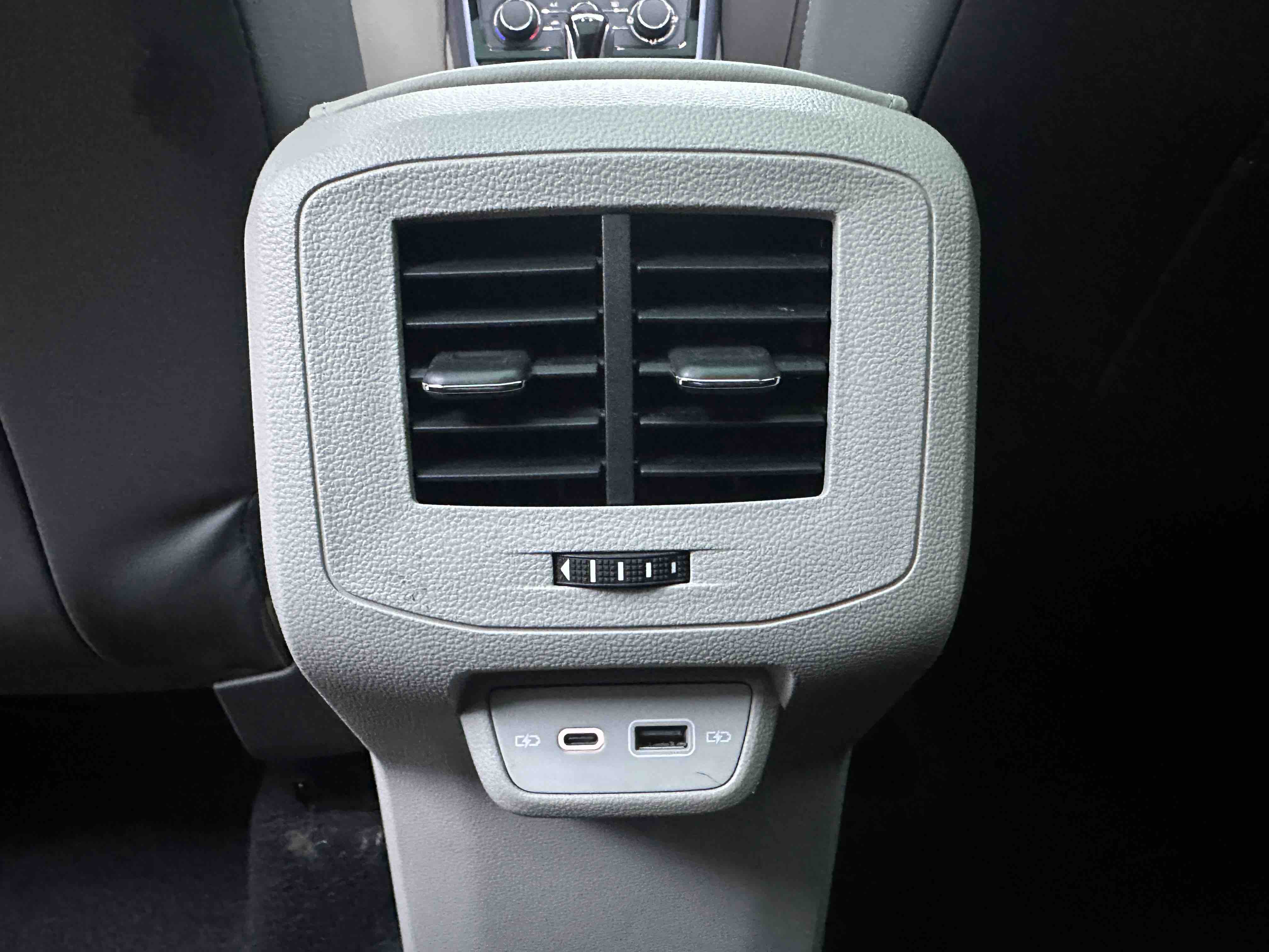 Volkswagen T-Cross 2021 car image #17