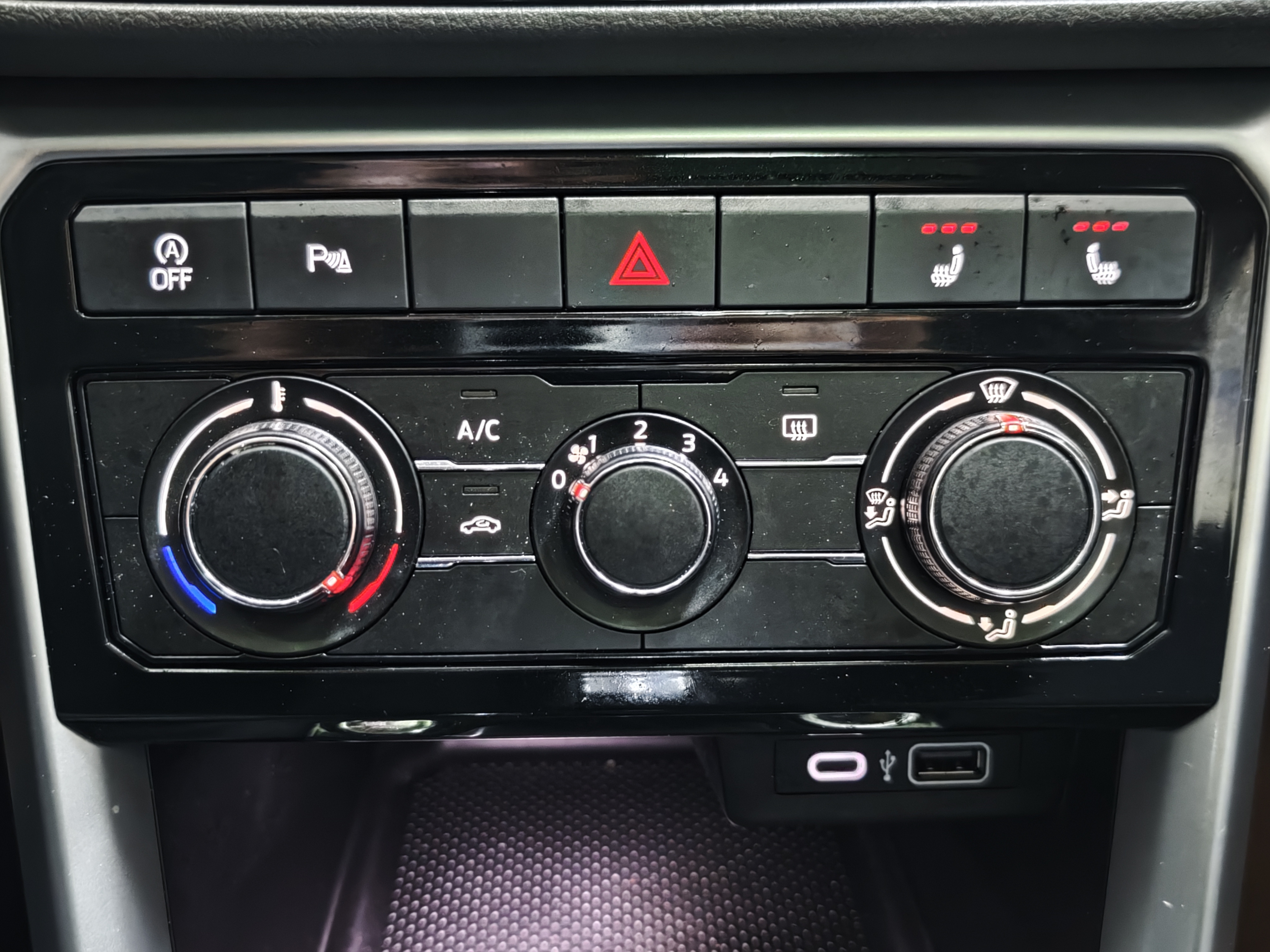 Volkswagen T-Cross 2021 car image #17