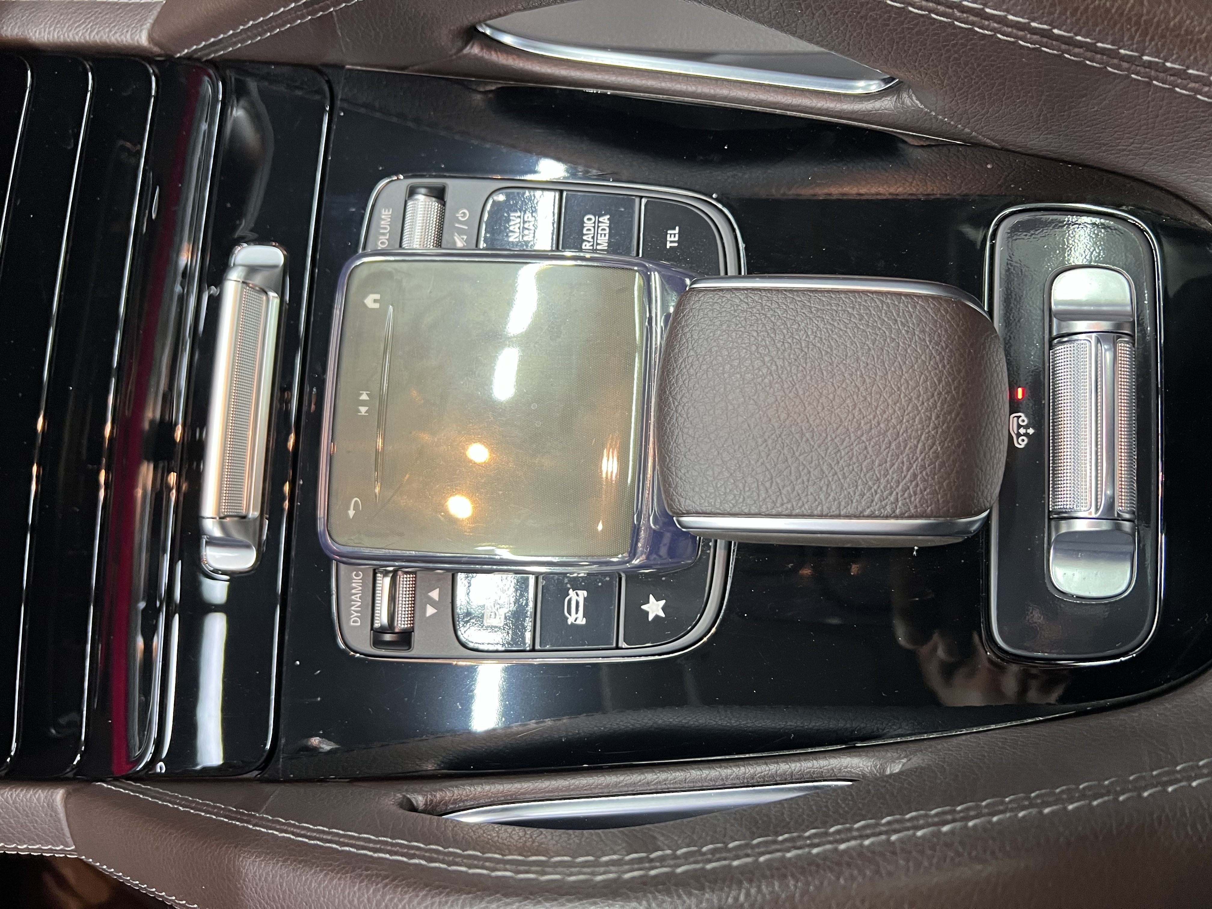 Mercedes-Benz GLE Class 2021 car image #17