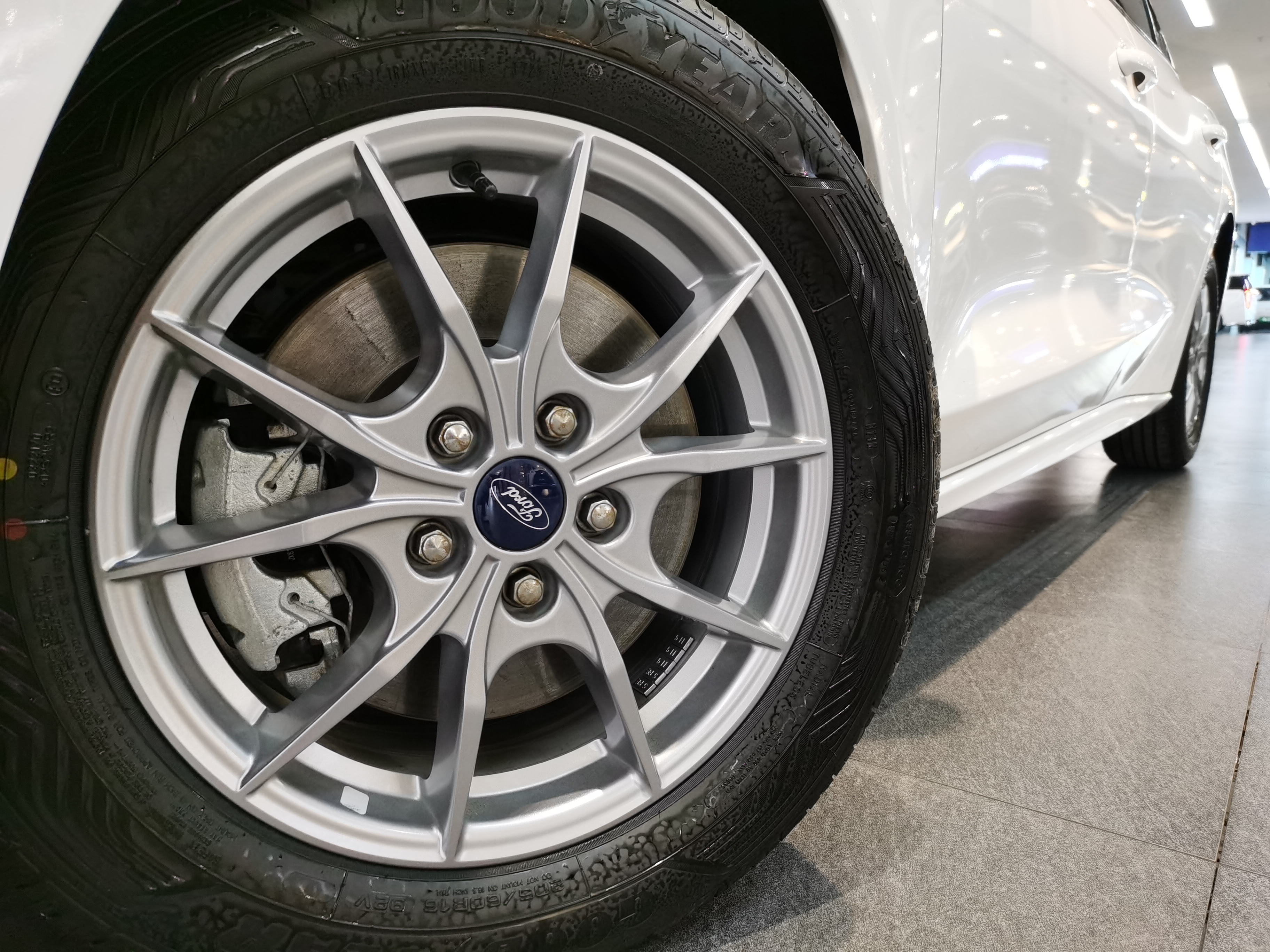 Ford Focus 2022 immagine di auto #17