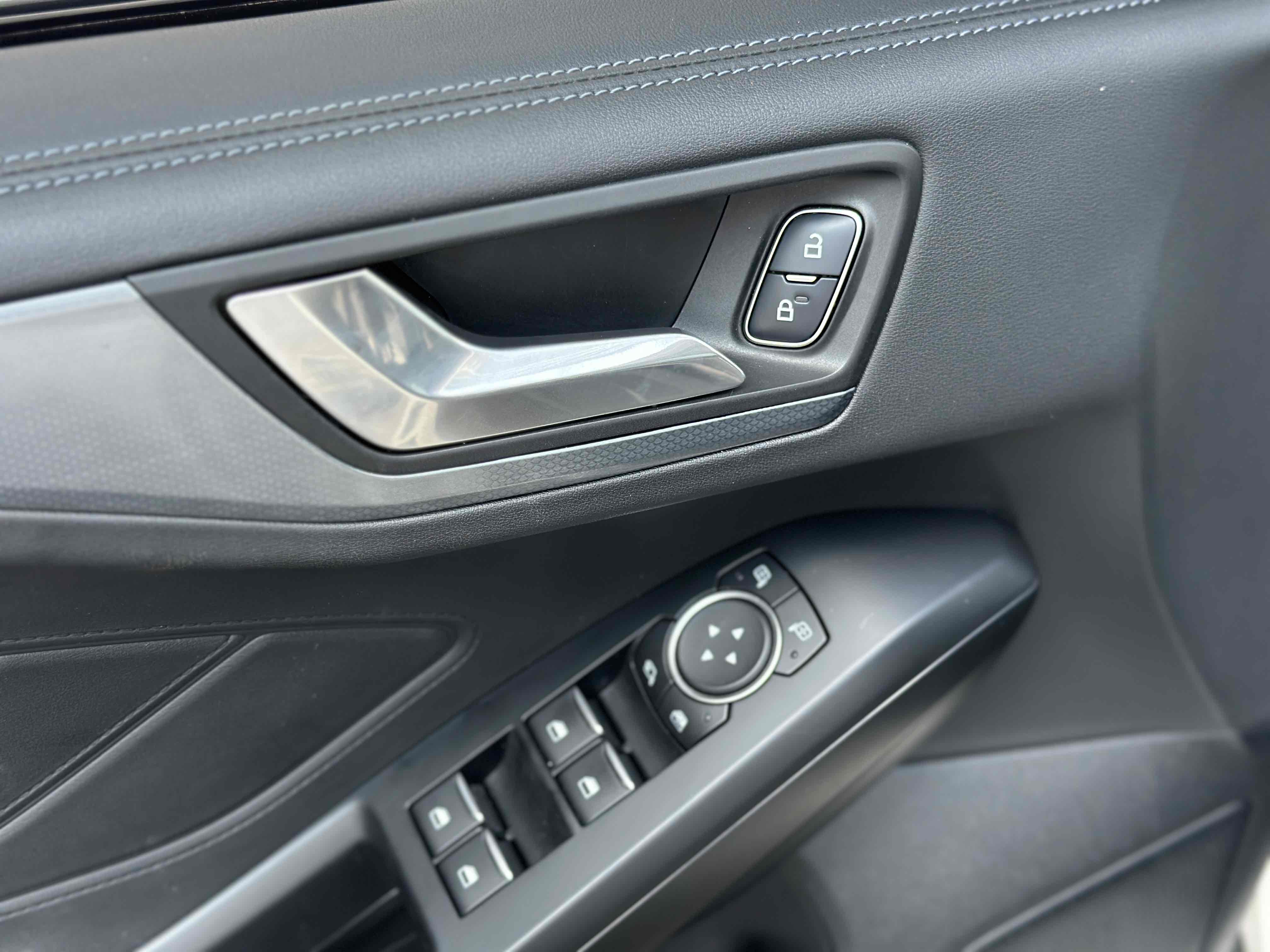 Ford Focus Active 2021 car image #17