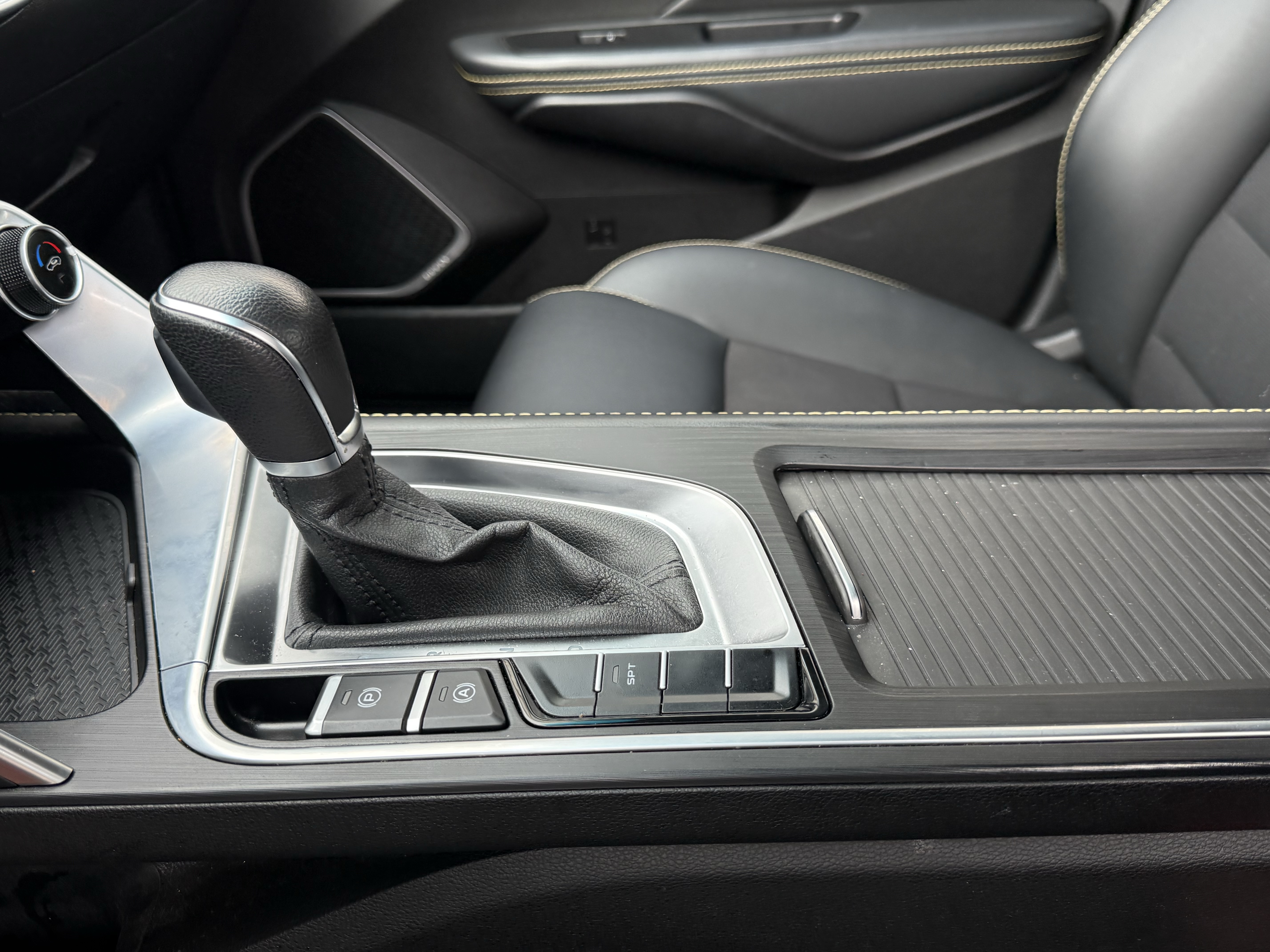 GEELY Binray 2022 #17 GEELY Binray 2022 car image #17