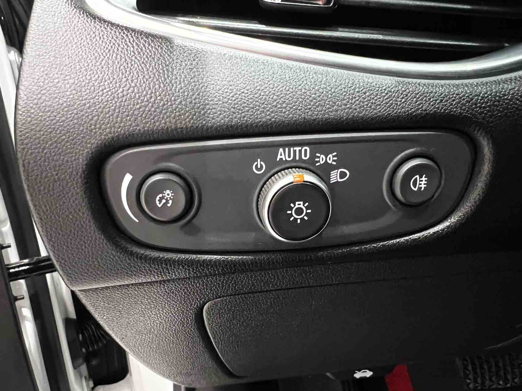 Chevrolet Malibu XL 2021 immagine di auto #17