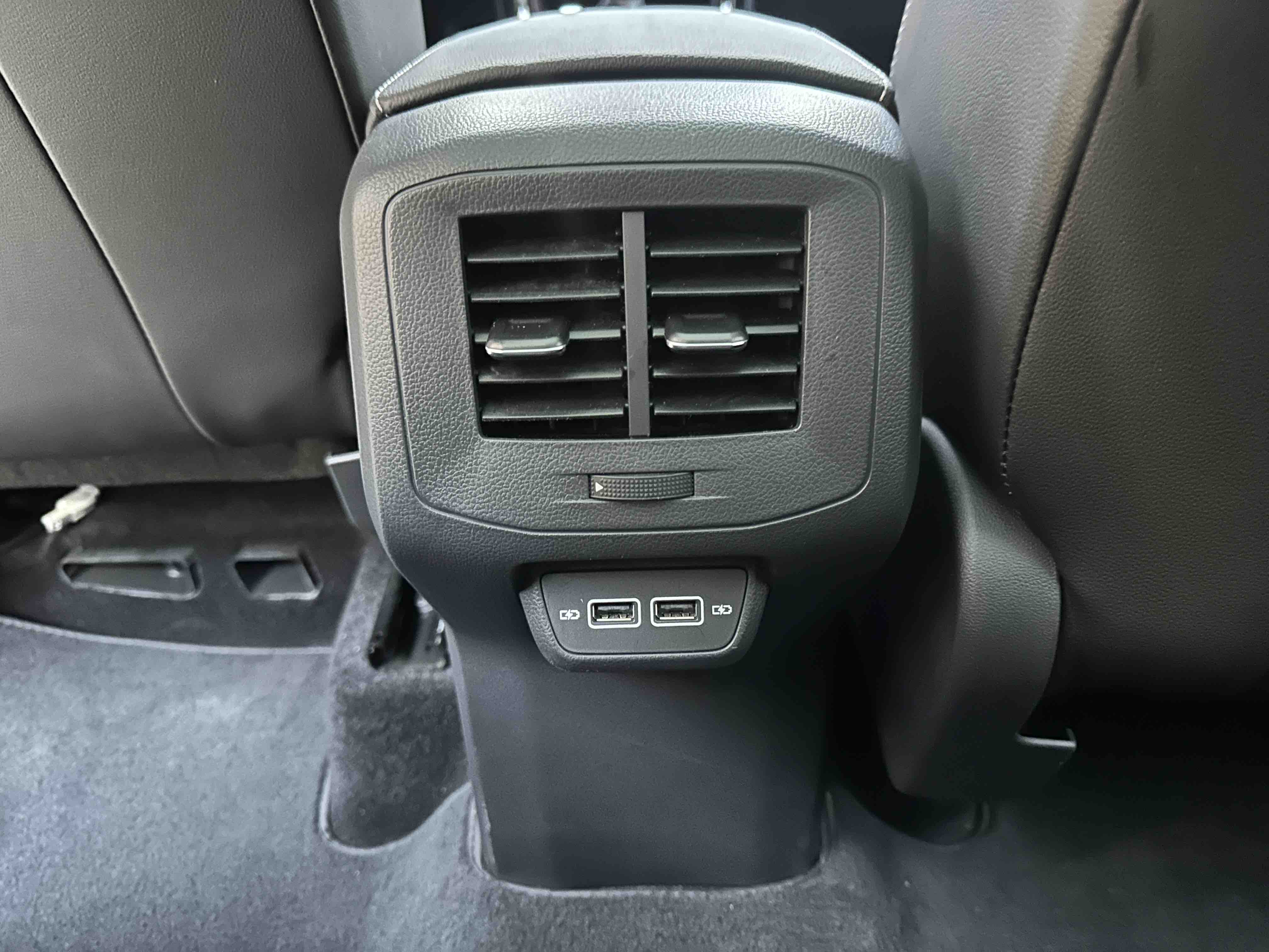 Volkswagen Tacqua 2023 car image #17