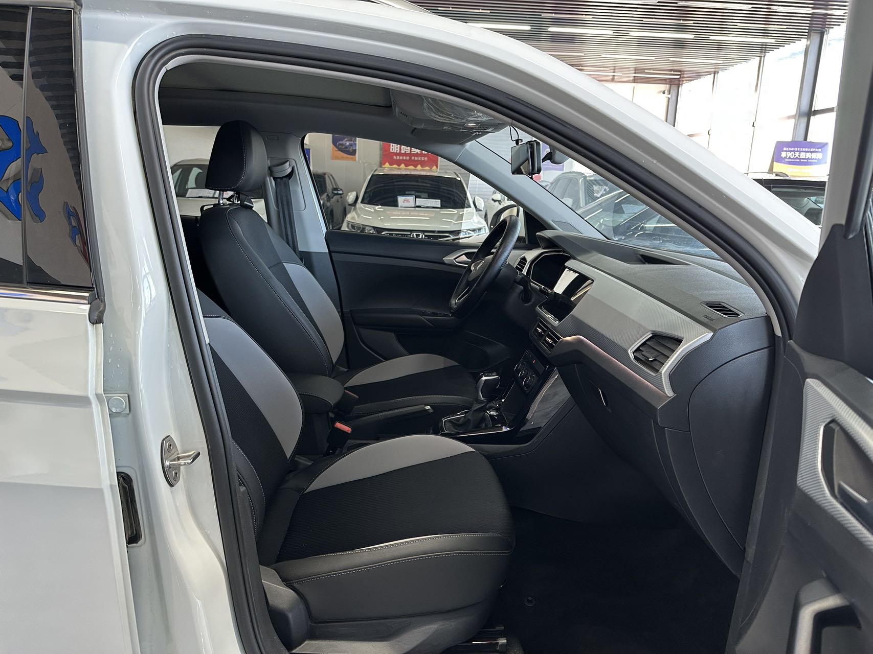 Tacqua 2021 car image #17