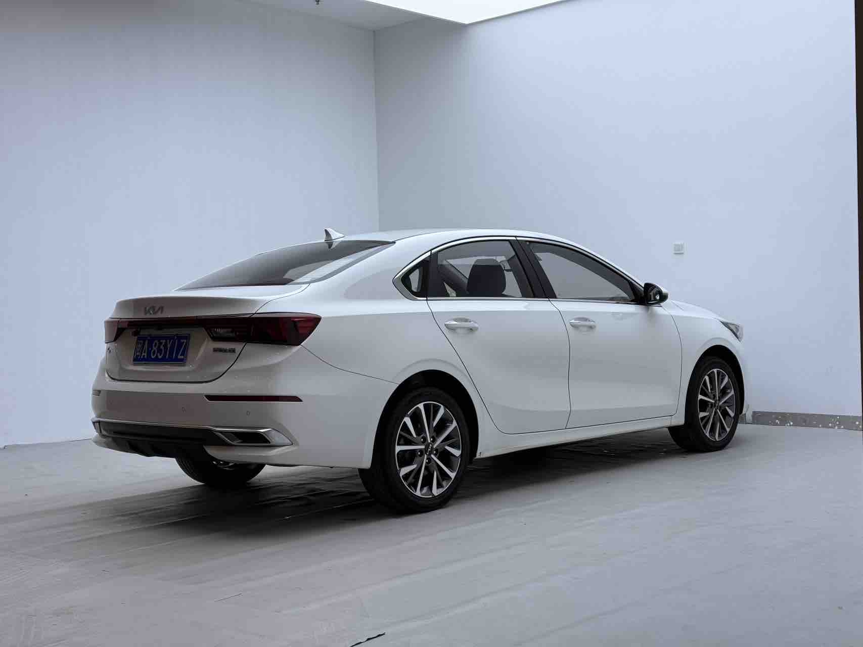 Kia K3 2022 car image #17