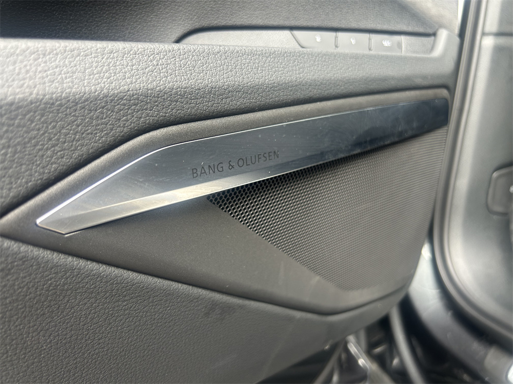 Audi e-tron 2023 car image #17