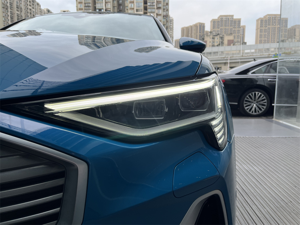 Audi e-tron 2023 #17 Audi e-tron 2023 car image #17