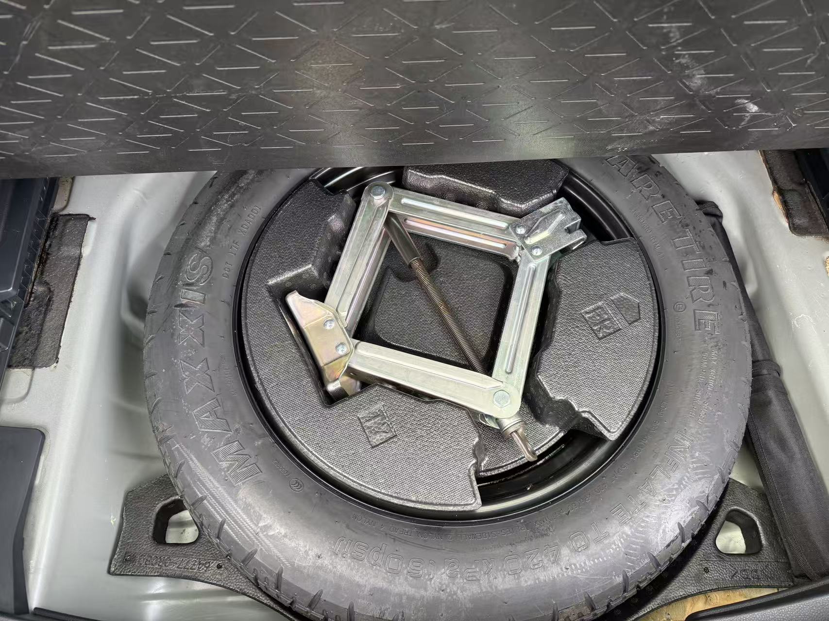 Toyota RAV4 2021 car image #17