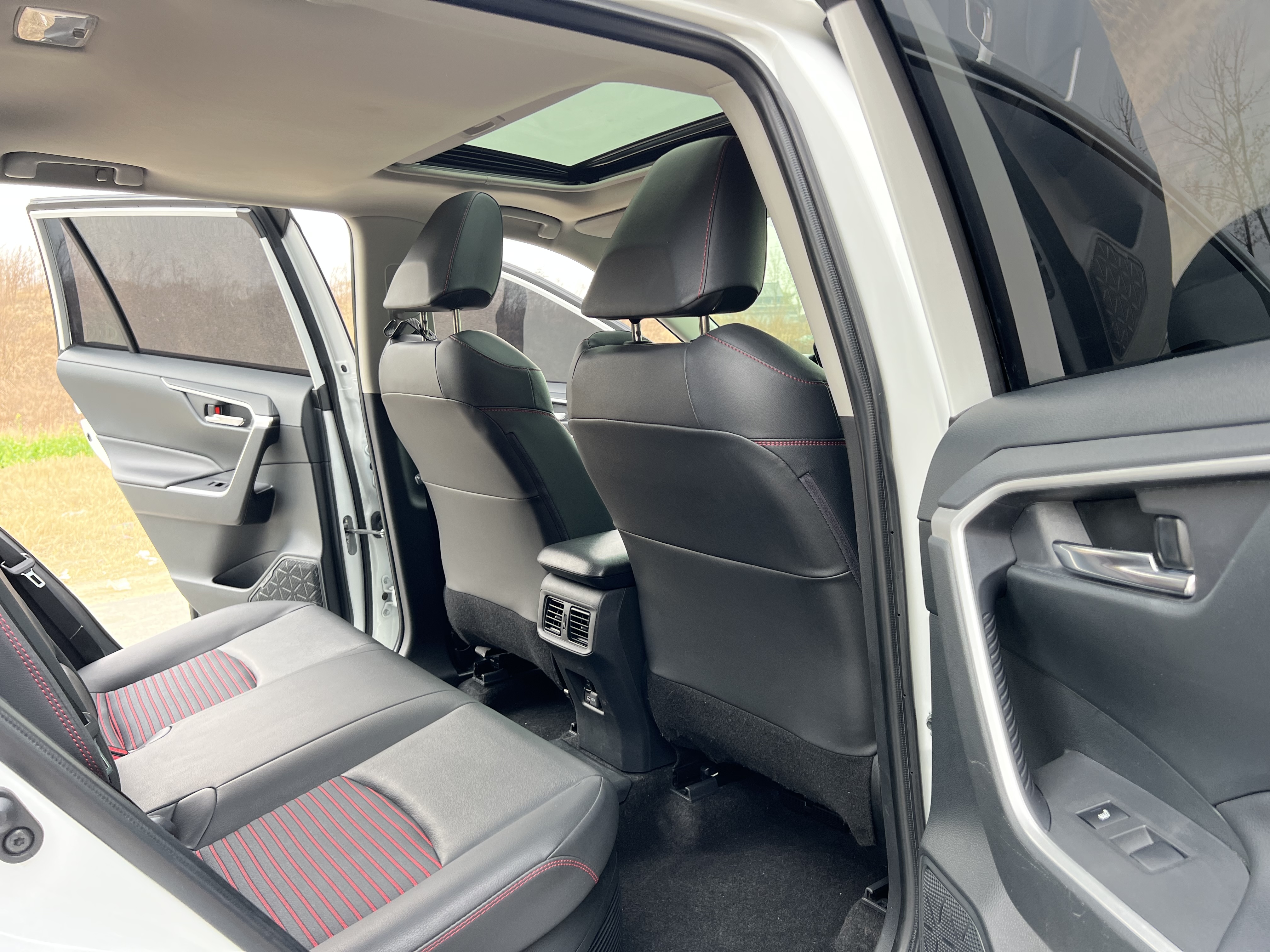 Toyota RAV4 Hybird E+ 2022 car image #17