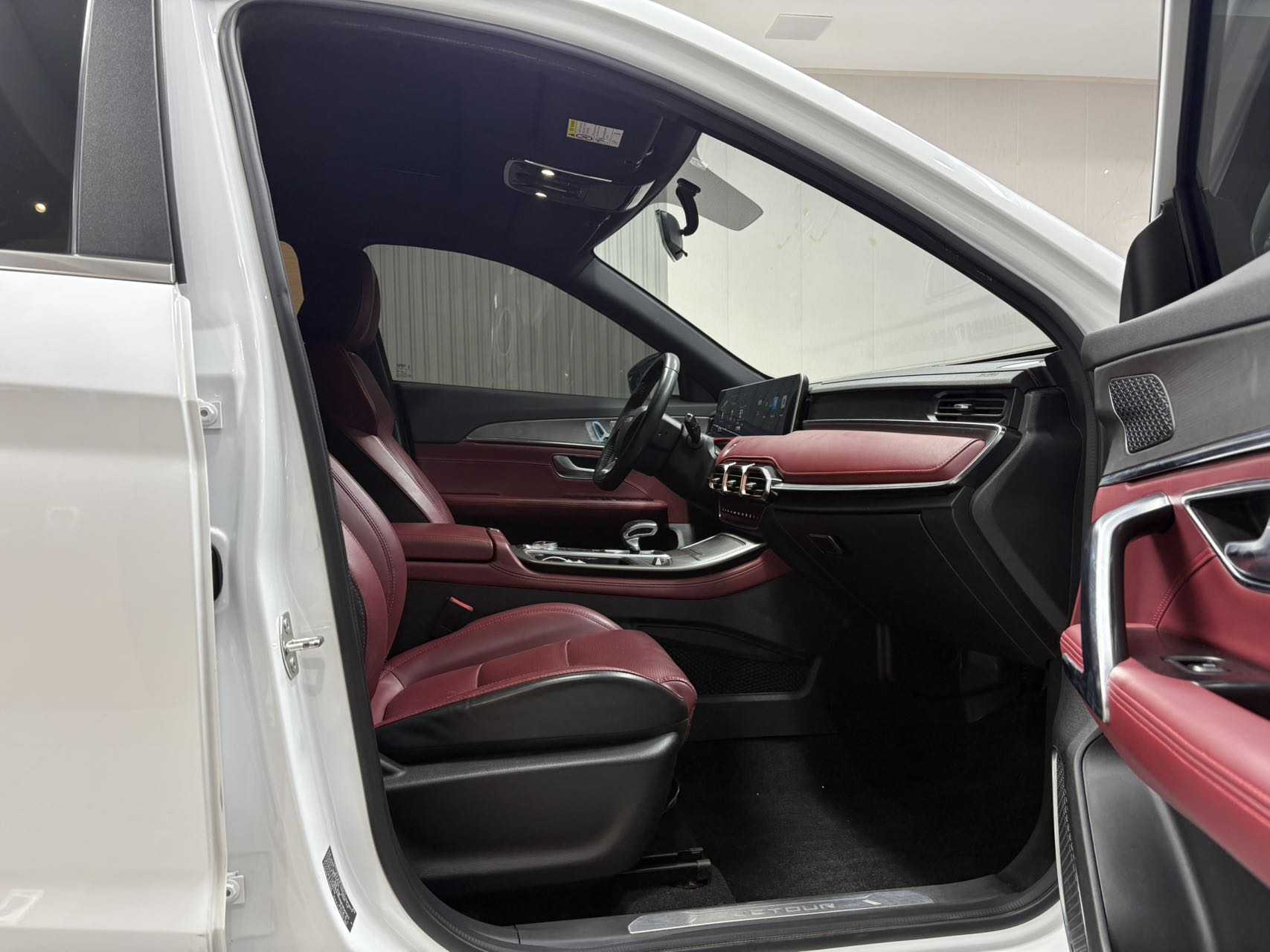 X70 PLUS 2022 car image #17