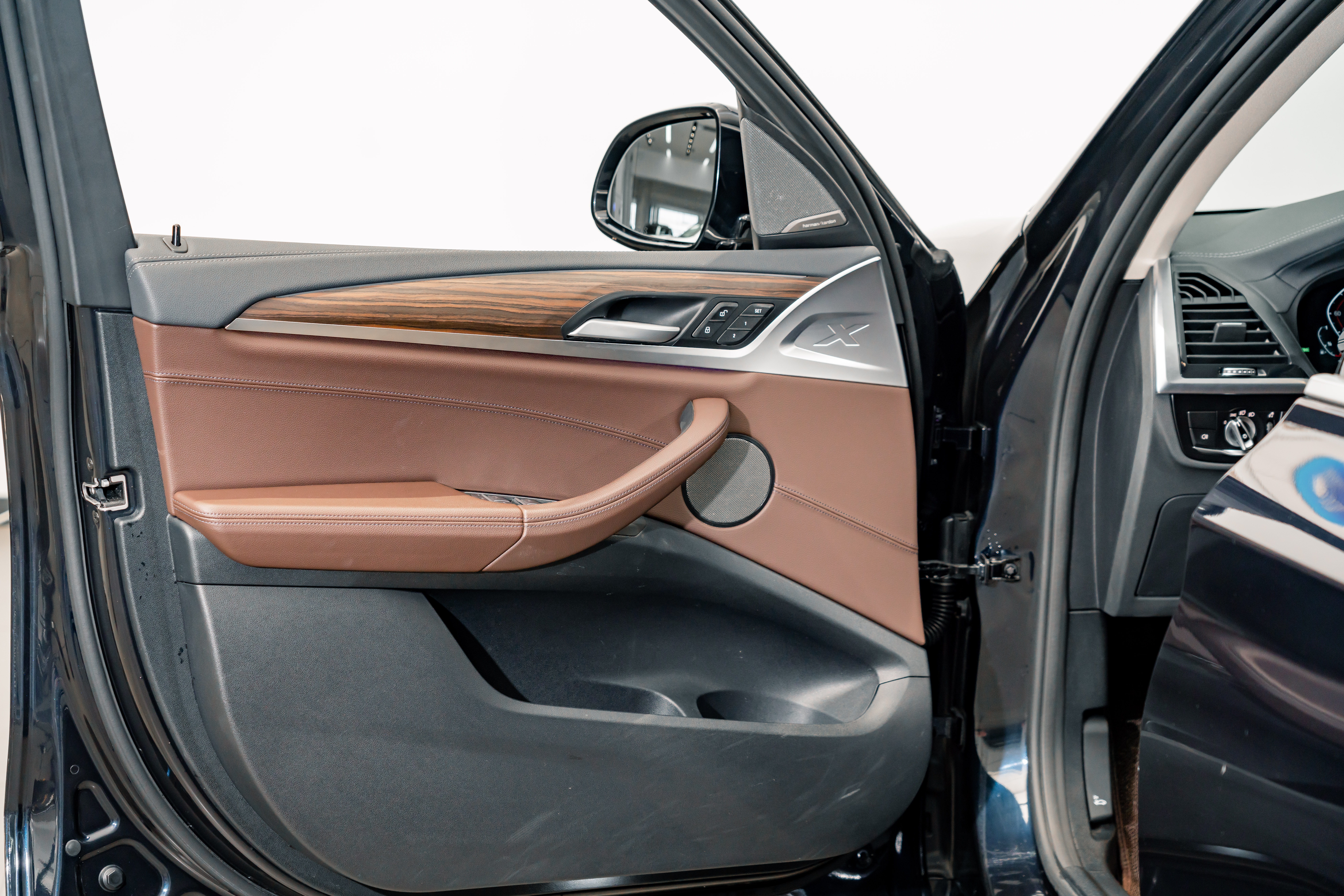 BMW X3 2021 car image #17