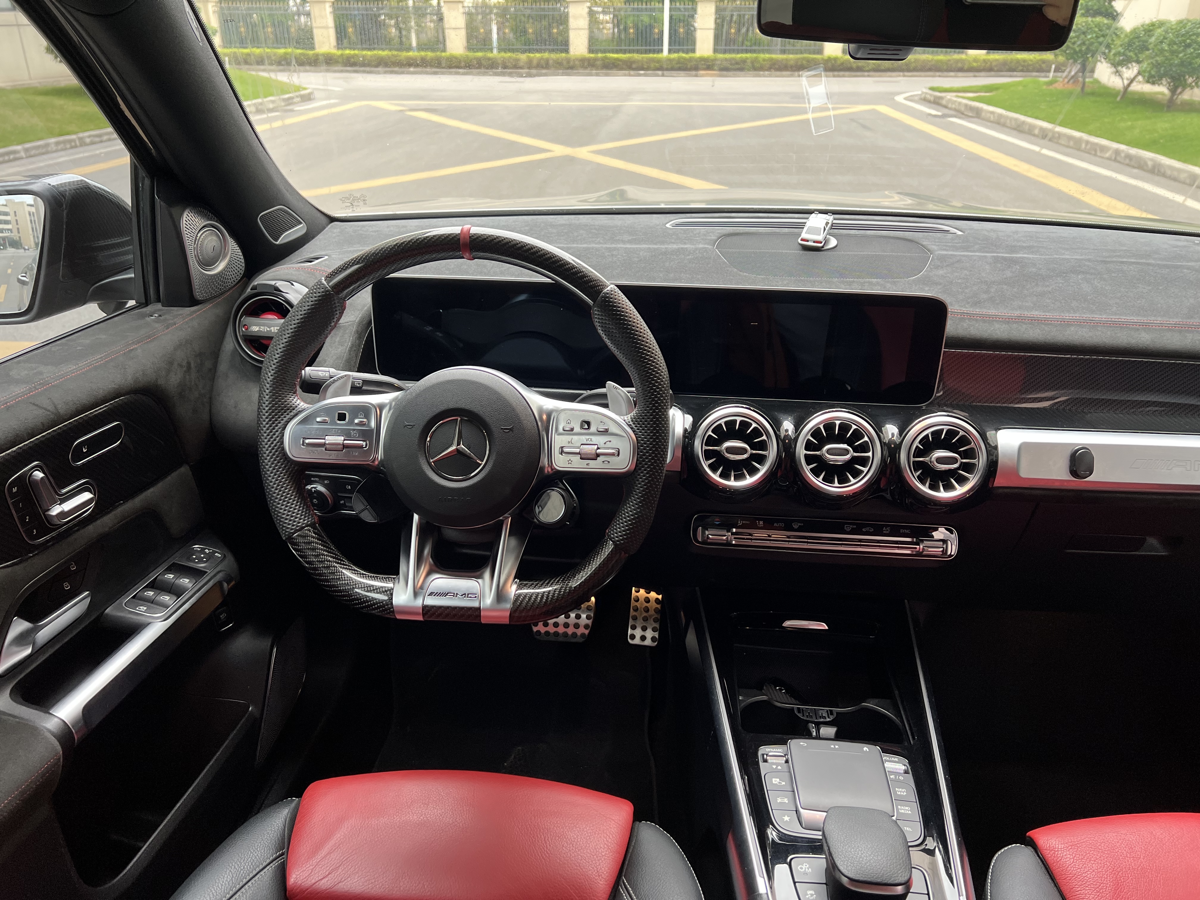 Mercedes-Benz GLB AMG 2021 صورة سيارة #17