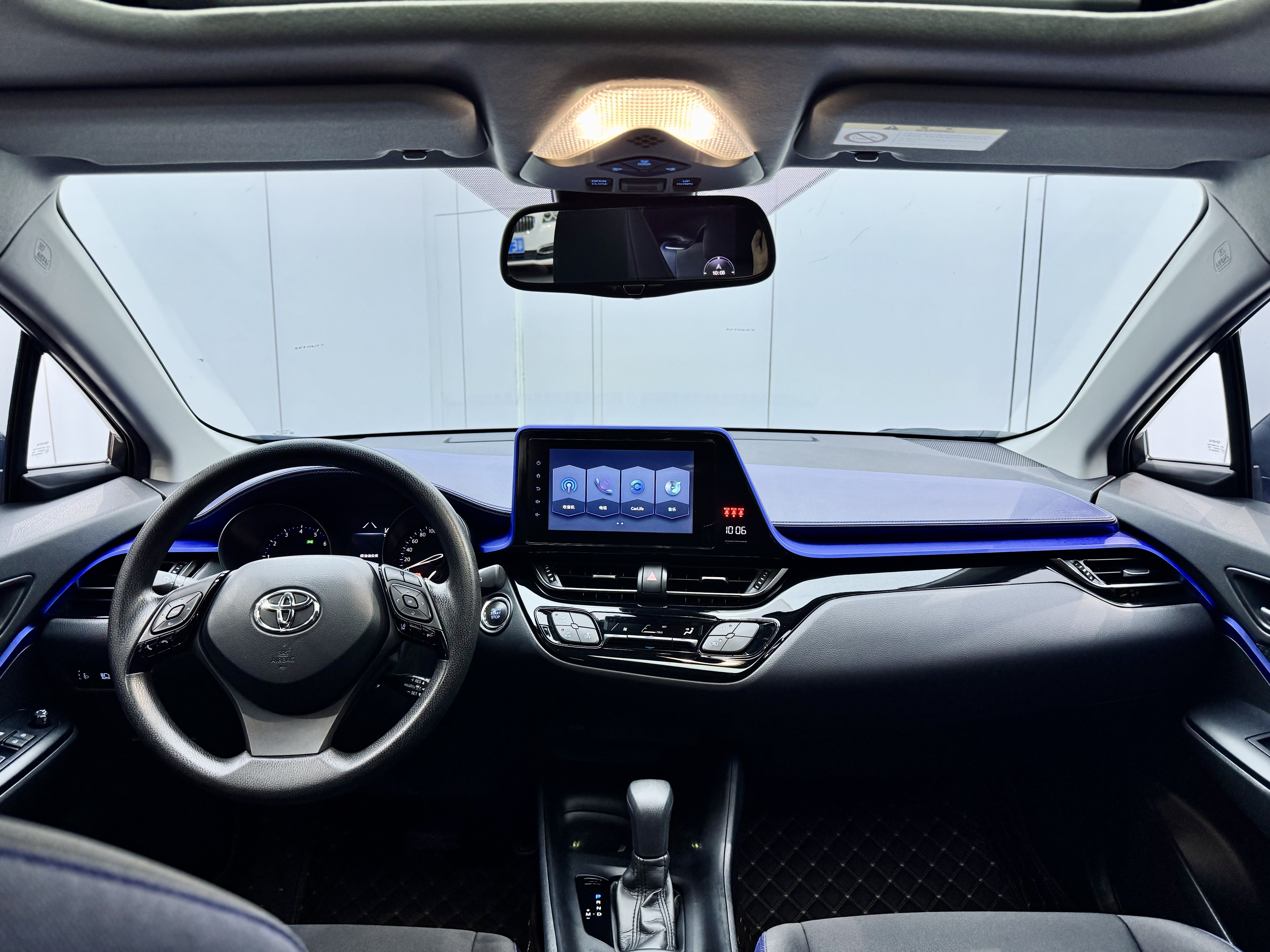 Toyota C-HR 2021 car image #17