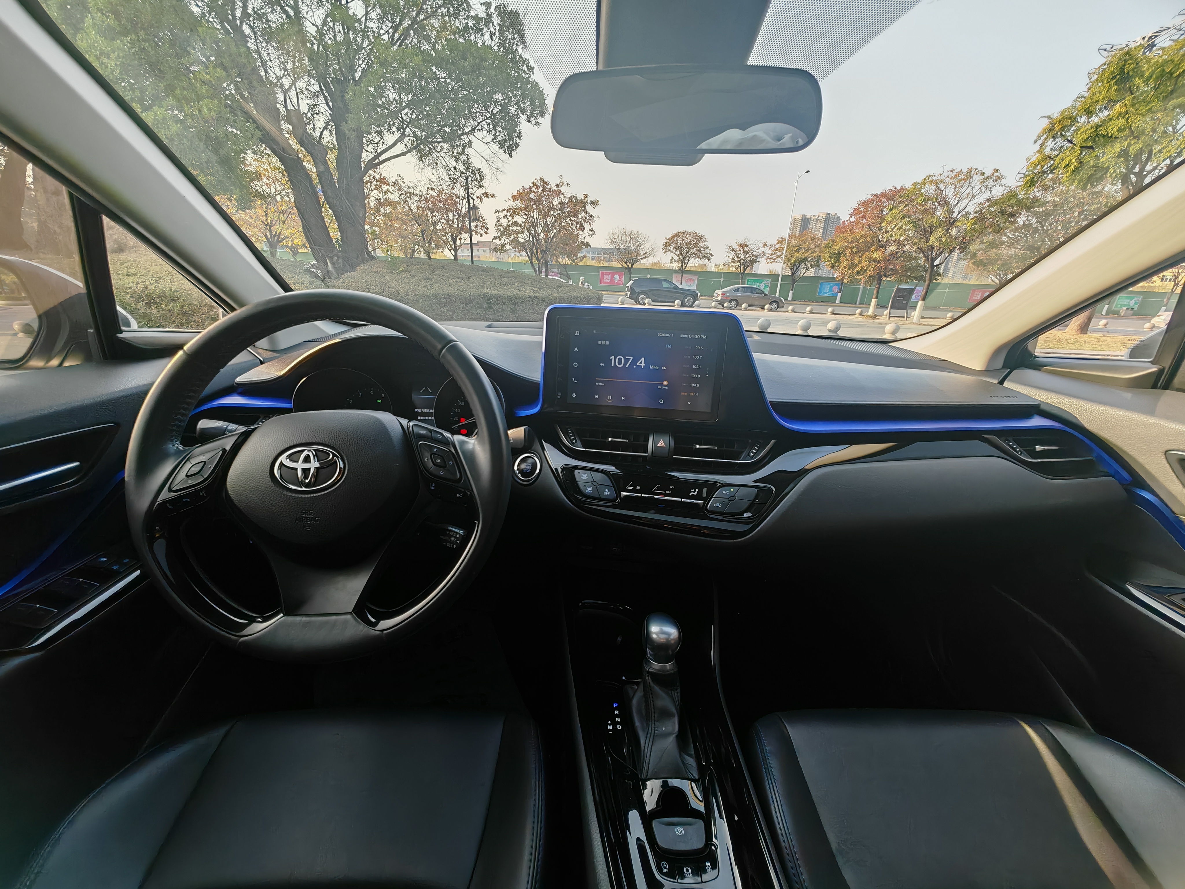 Toyota C-HR 2022 #17 Toyota C-HR 2022 car image #17