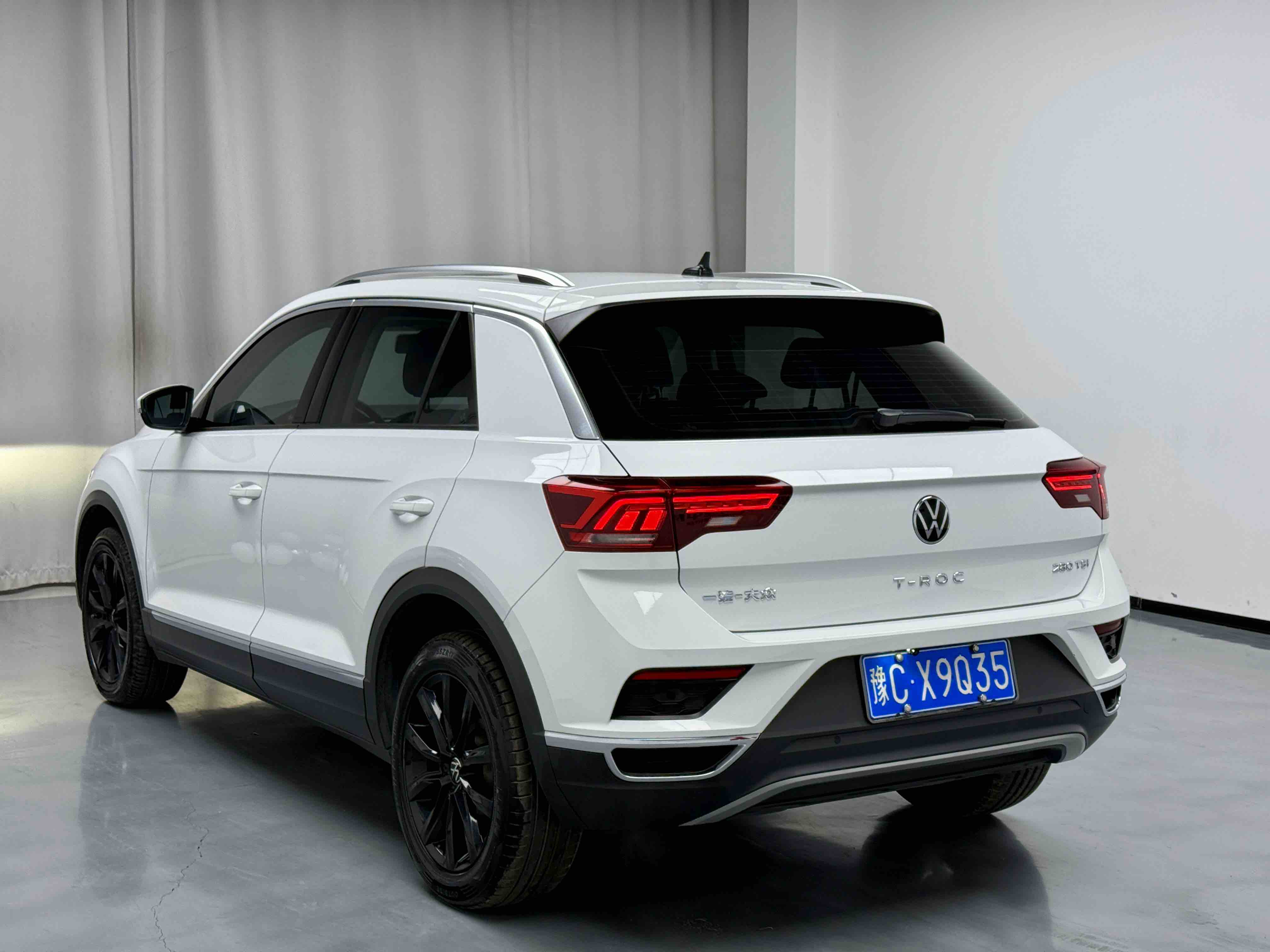T-Roc 2022 car image #17