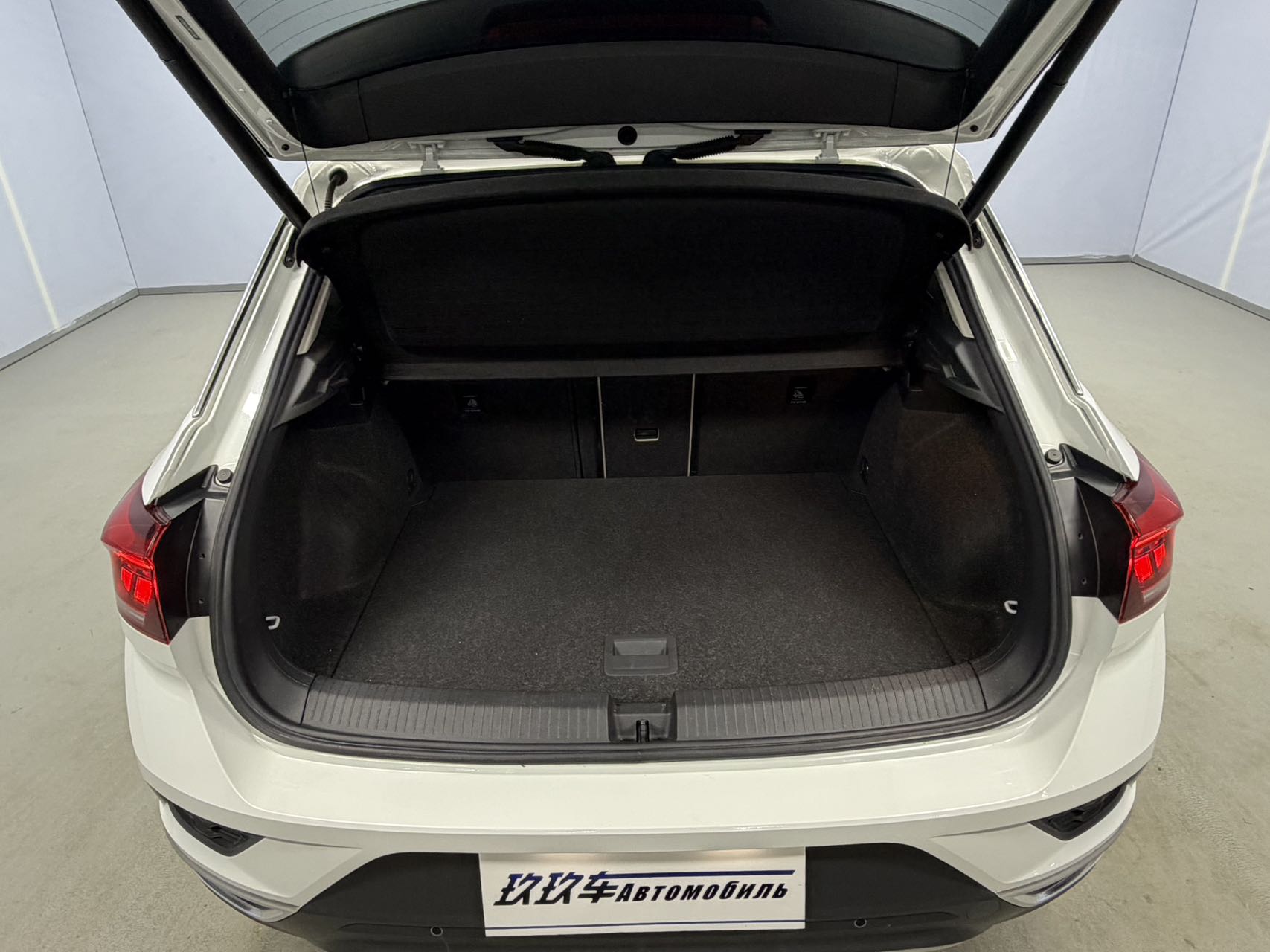 T-Roc 2021 car image #17