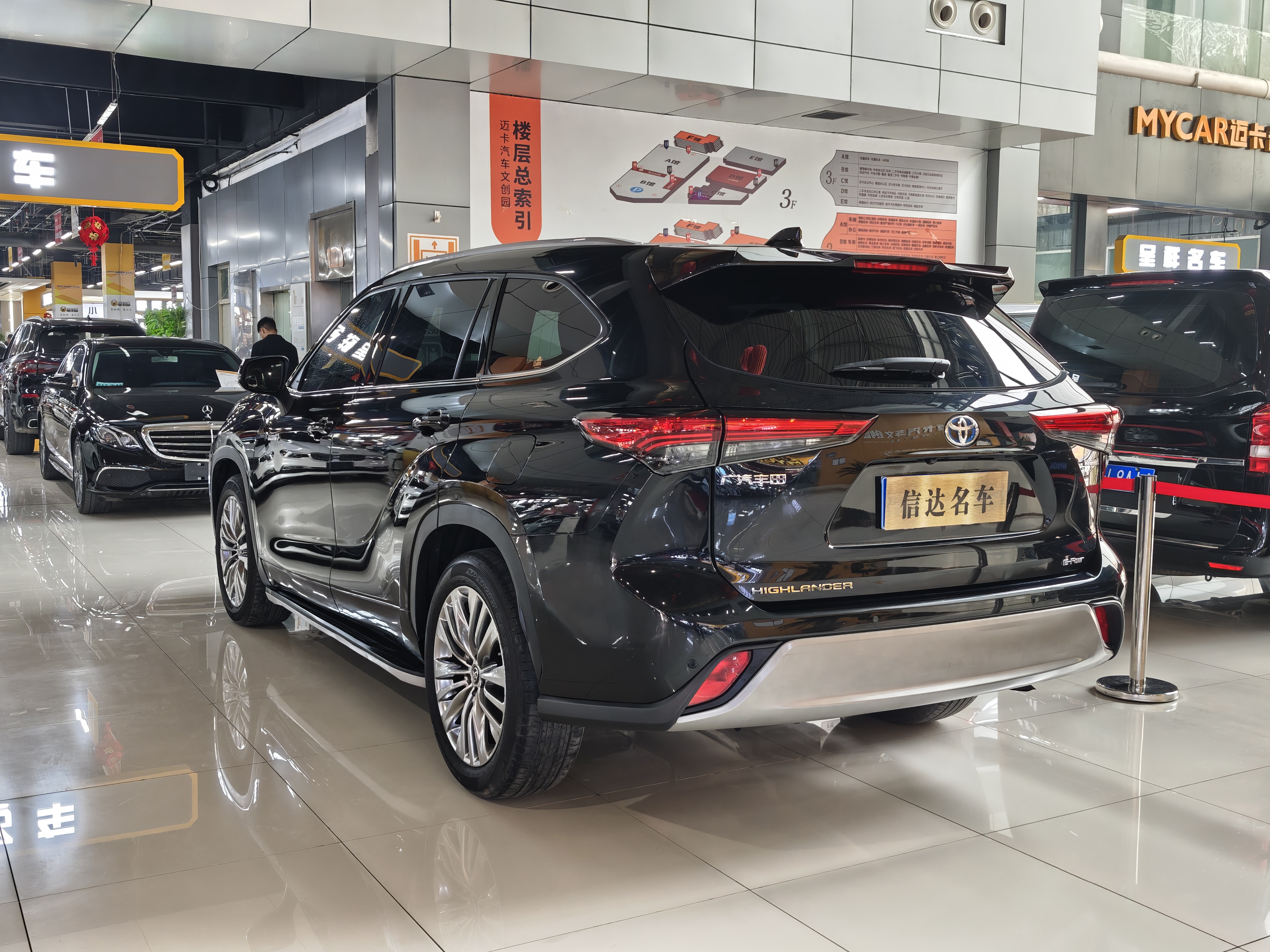 Toyota Highlander 2021 car image #17