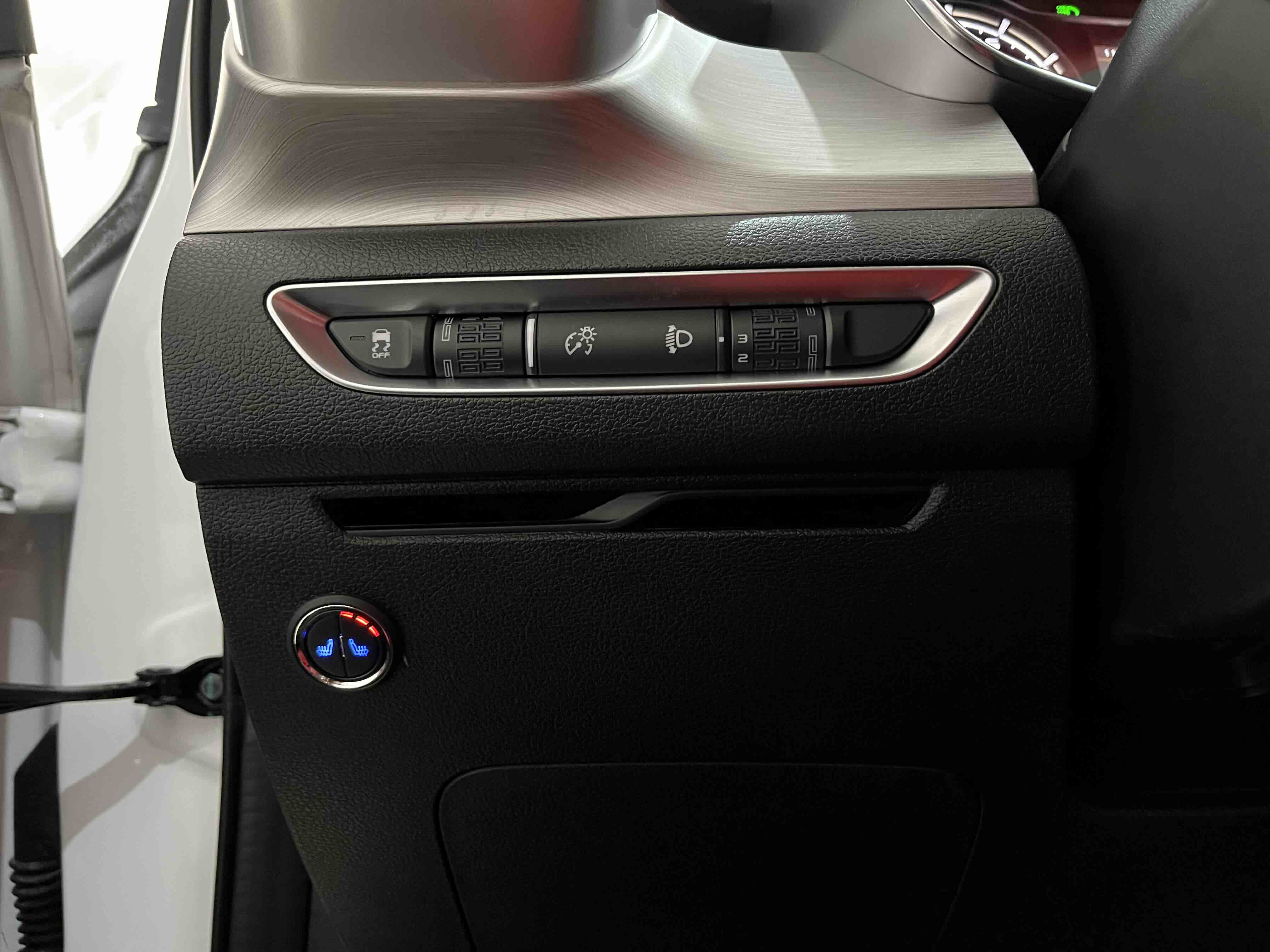 GEELY Coolray 2022 #17 GEELY Coolray 2022 car image #17