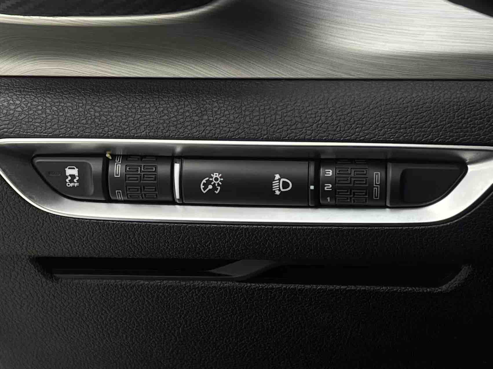 GEELY Coolray 2022 #17 GEELY Coolray 2022 car image #17