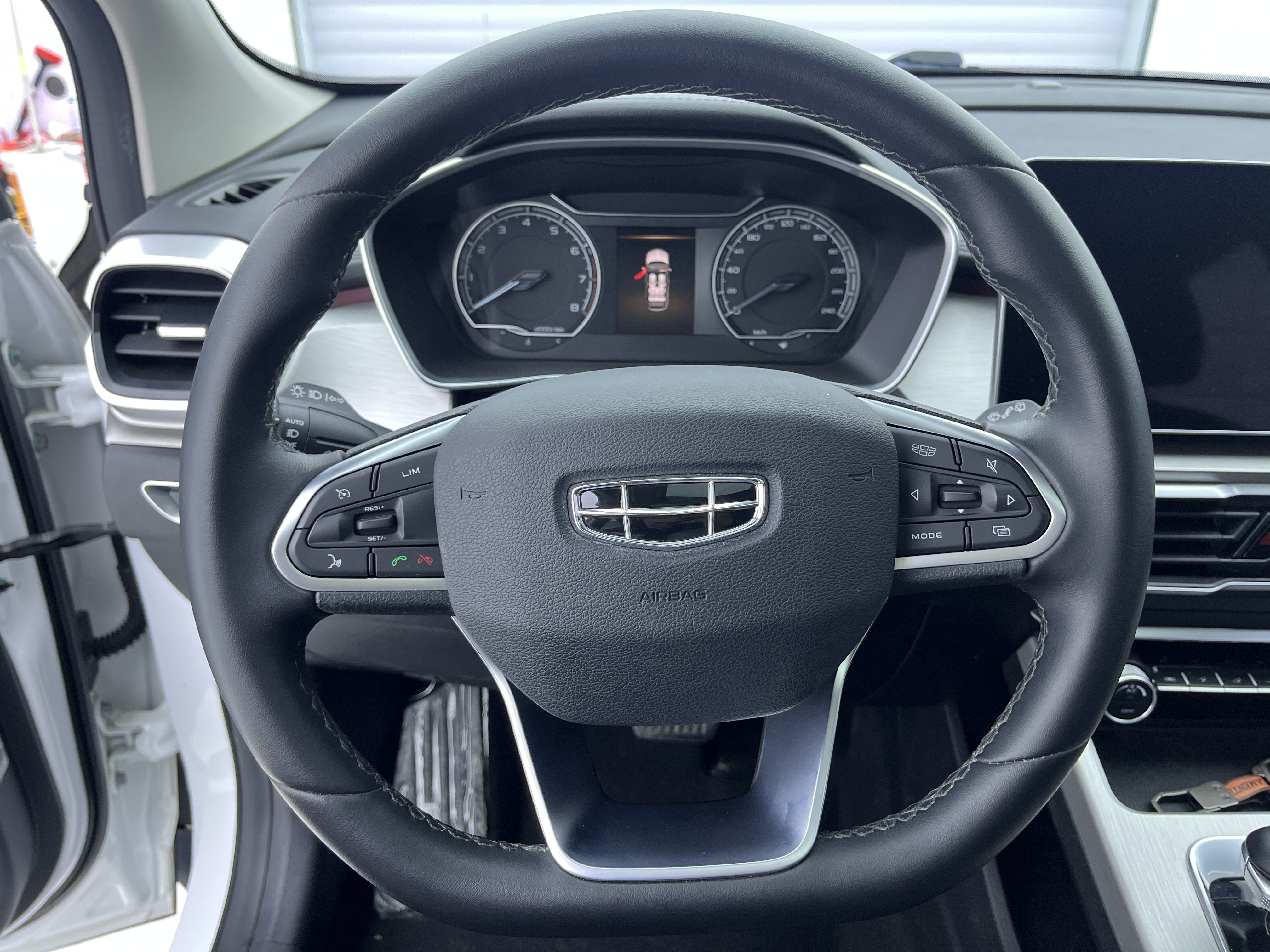 GEELY Coolray 2022 #17 GEELY Coolray 2022 car image #17