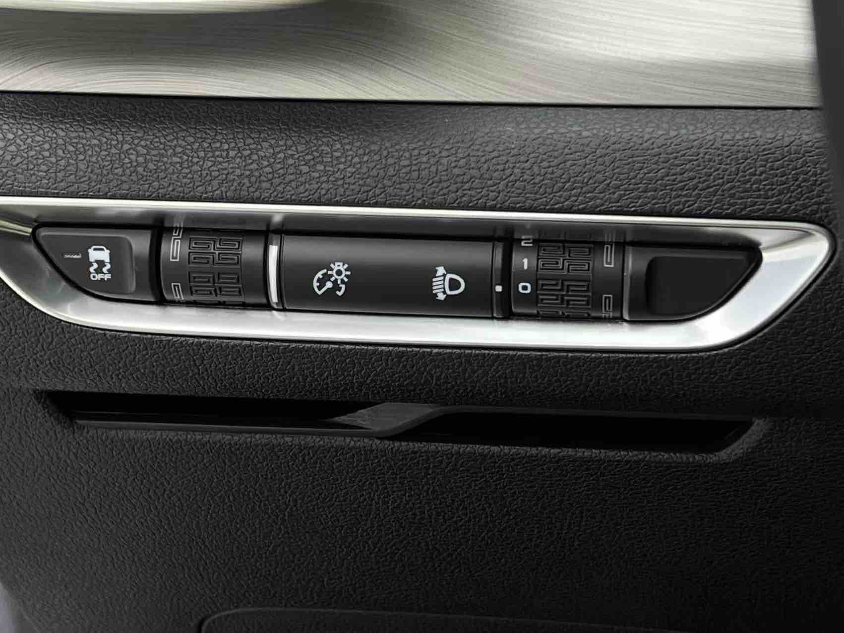 GEELY Coolray 2021 #17 GEELY Coolray 2021 car image #17