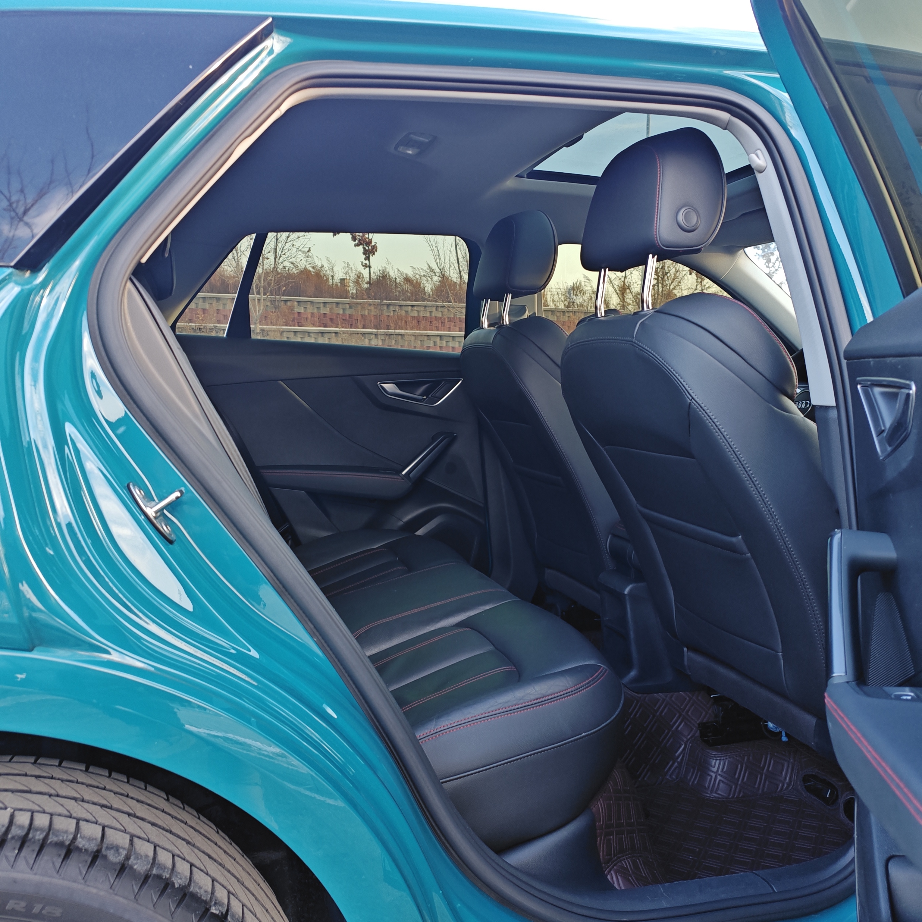 Q2L 2023 car image #17