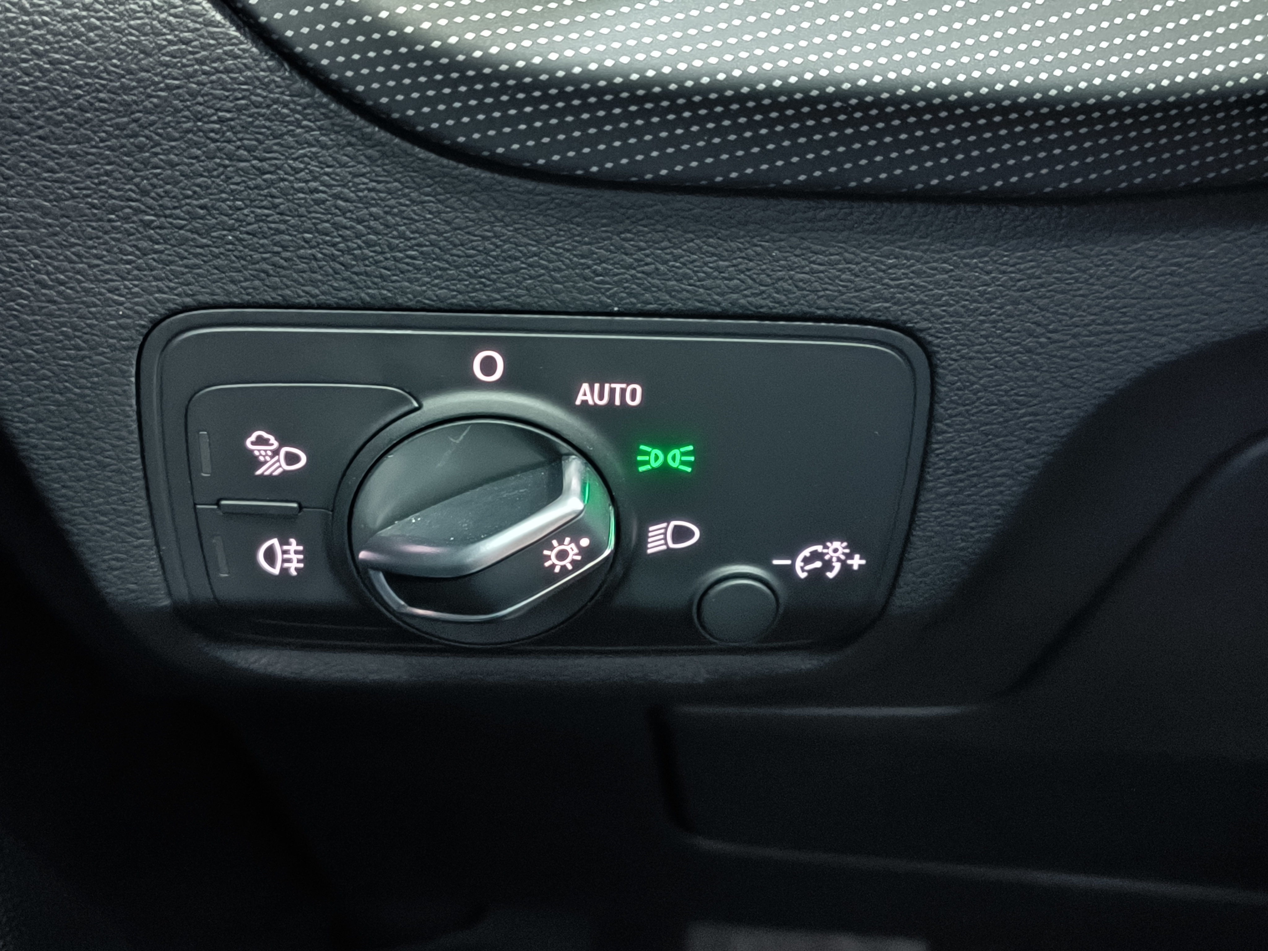 Audi Q2L 2022 immagine di auto #17