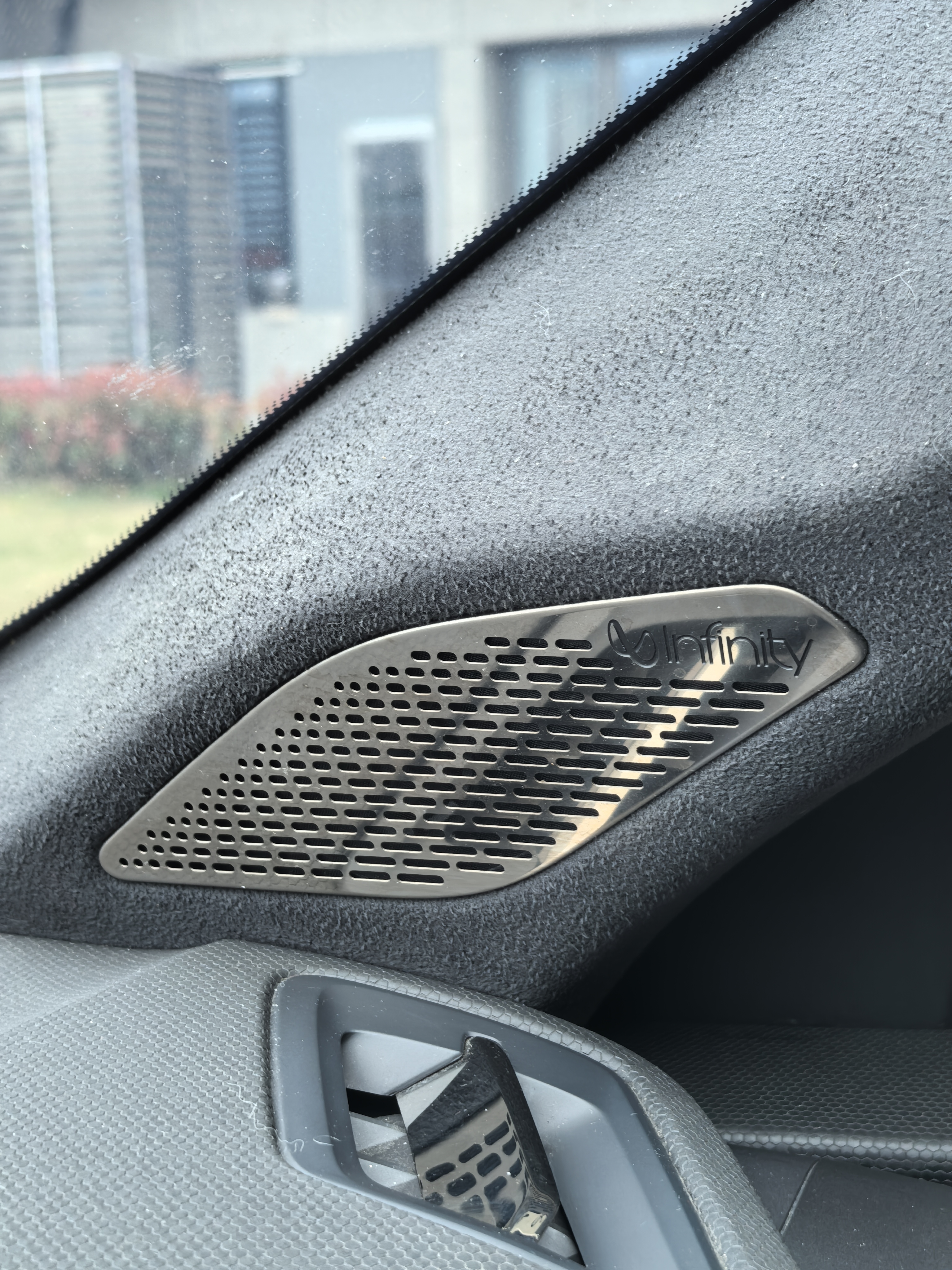 Lynk & Co 05 2022 car image #17
