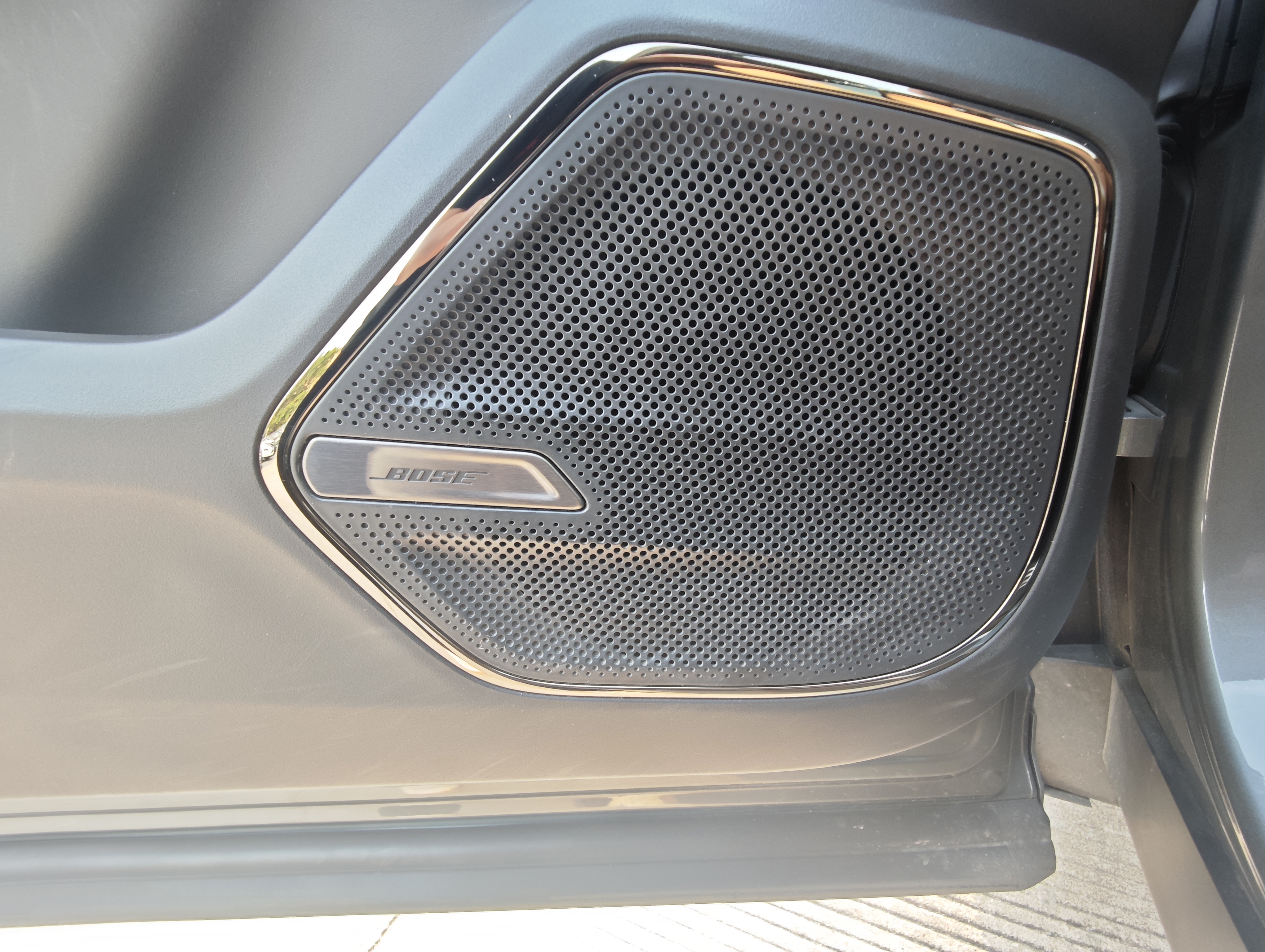 Lynk & Co 09 2022 car image #17