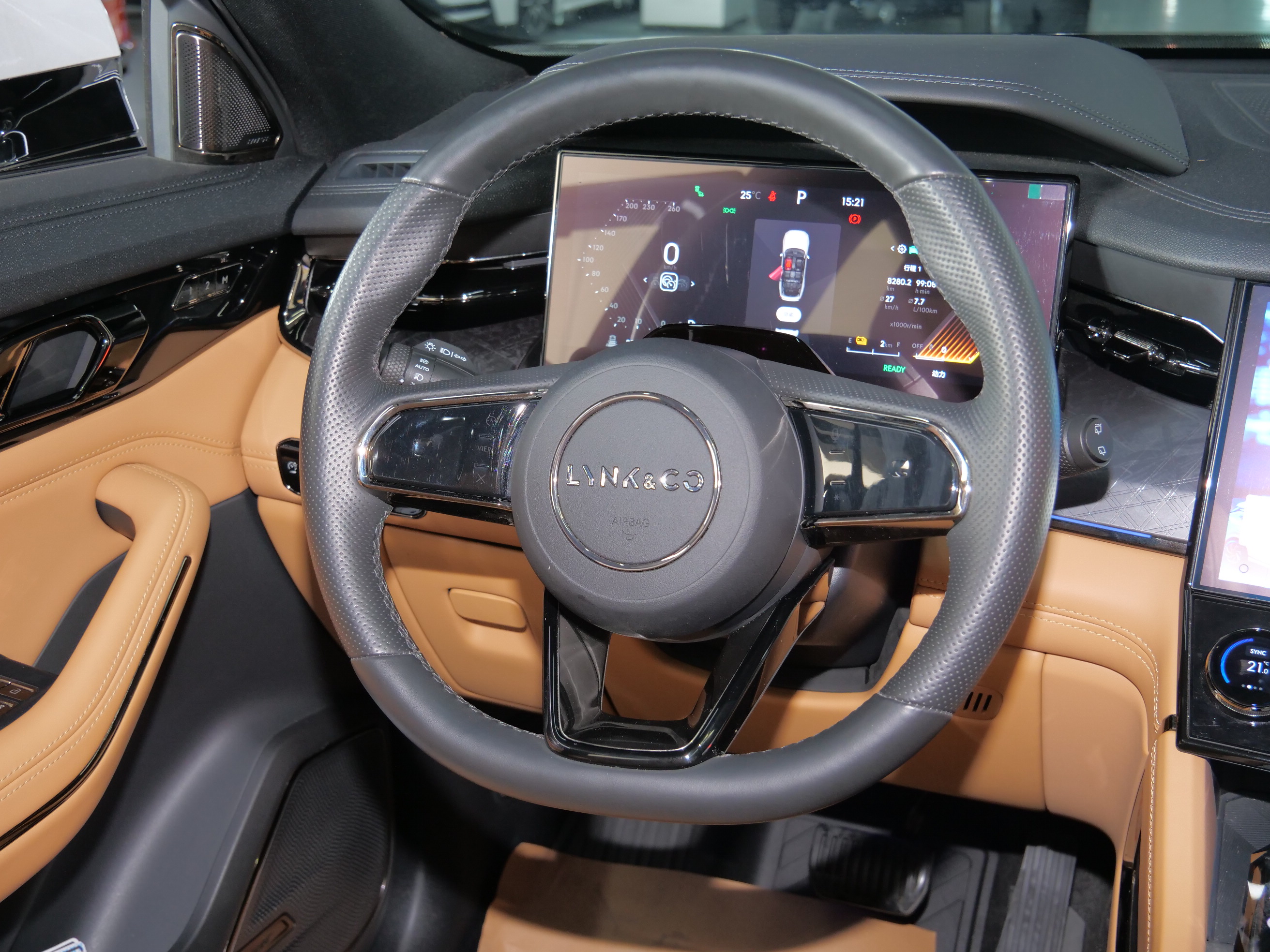 Lynk & Co 09 EM-P 2022 car image #17