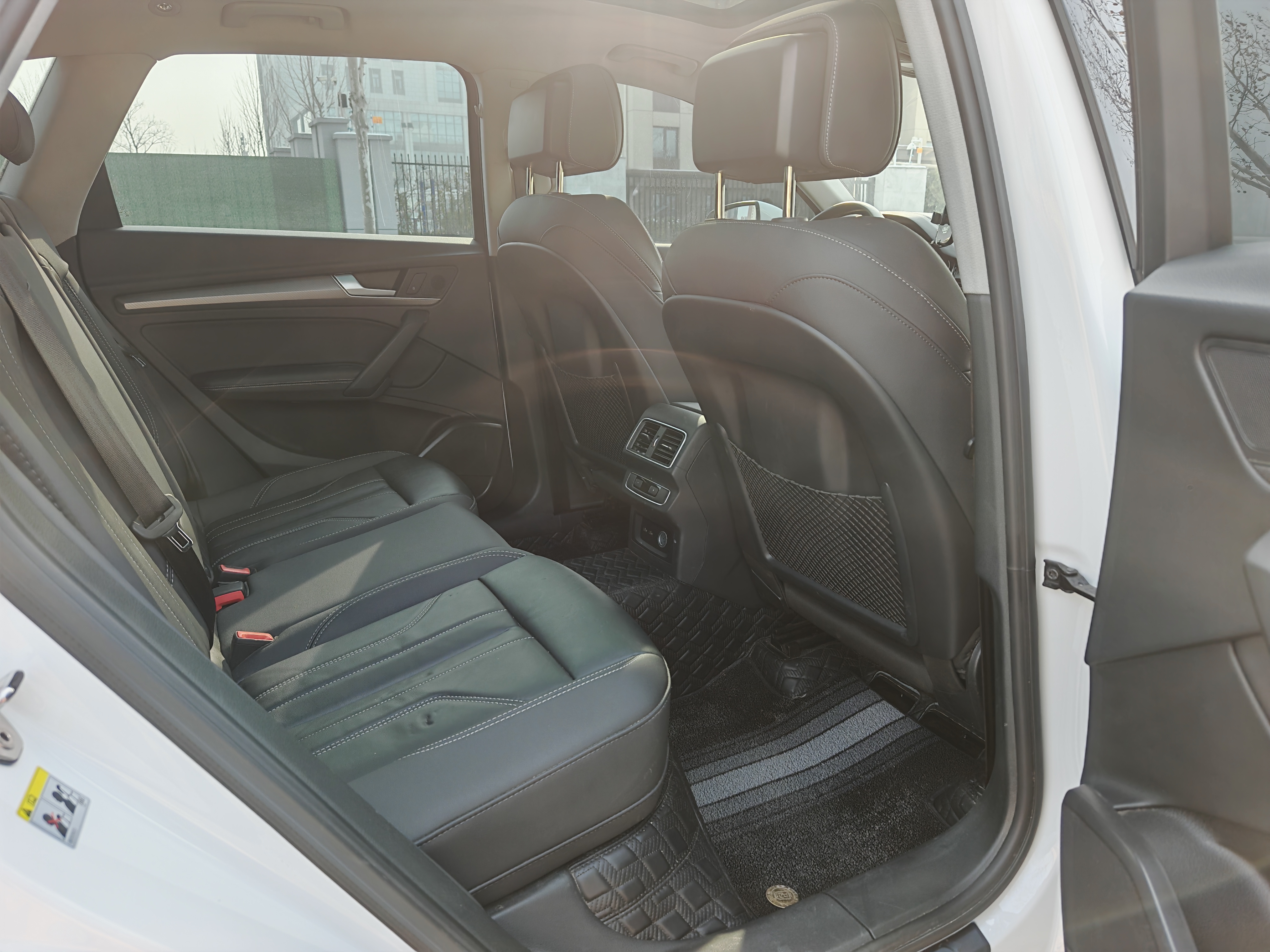 Audi Q5L 2022 car image #17