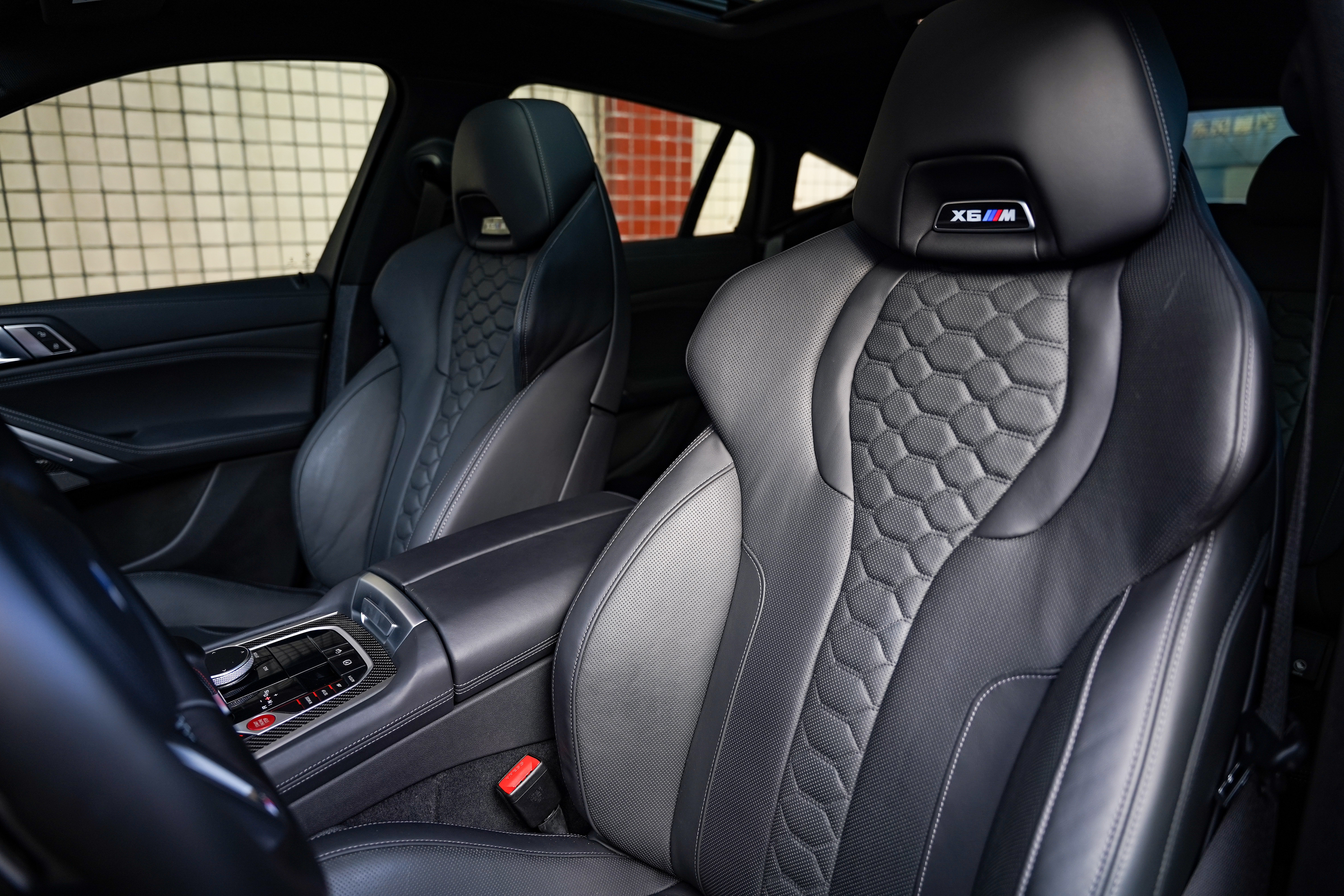 BMW X6 M 2022 #17 BMW X6 M 2022 car image #17