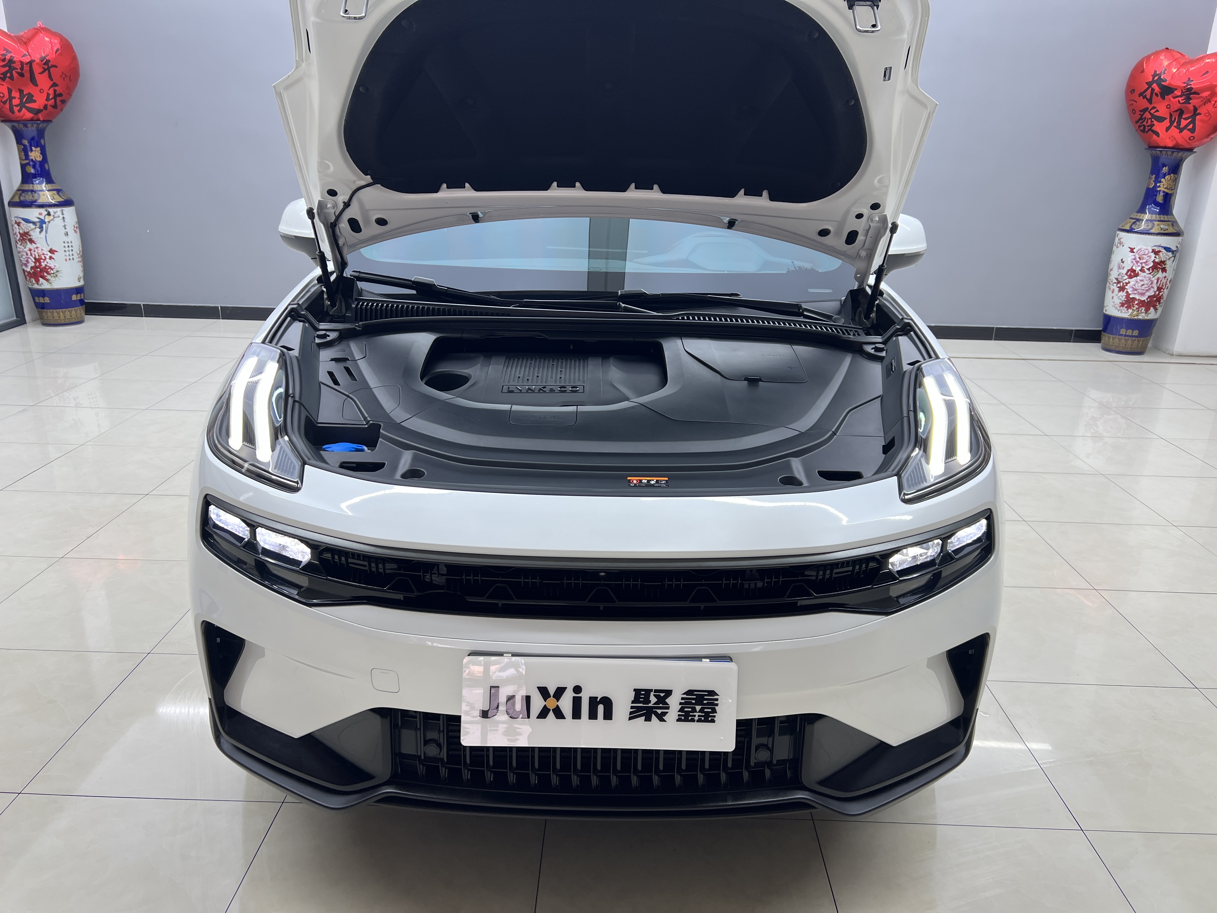 Lynk & Co 06 2023 car image #17