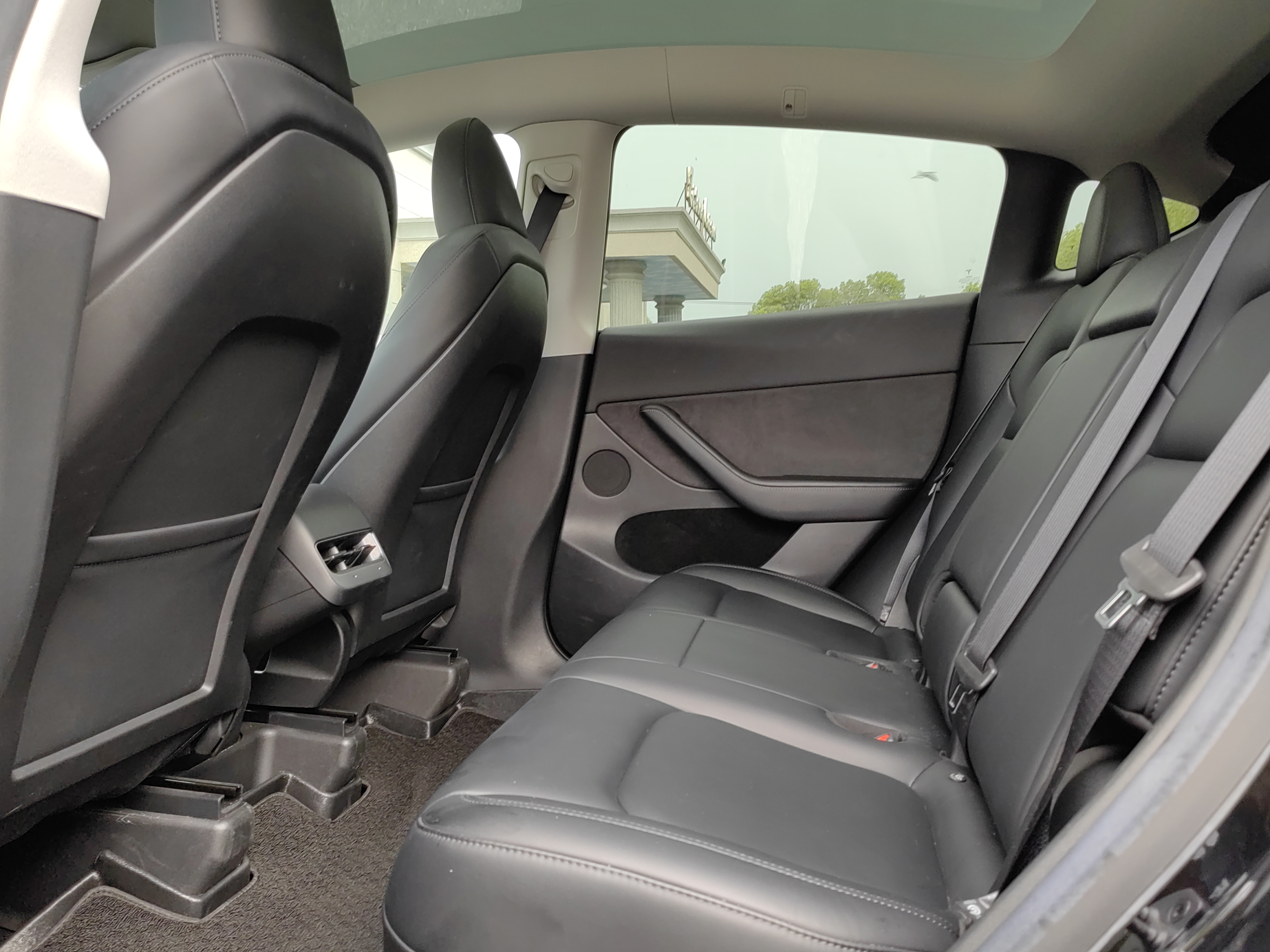 Tesla Model Y 2022 #17 Tesla Model Y 2022 car image #17