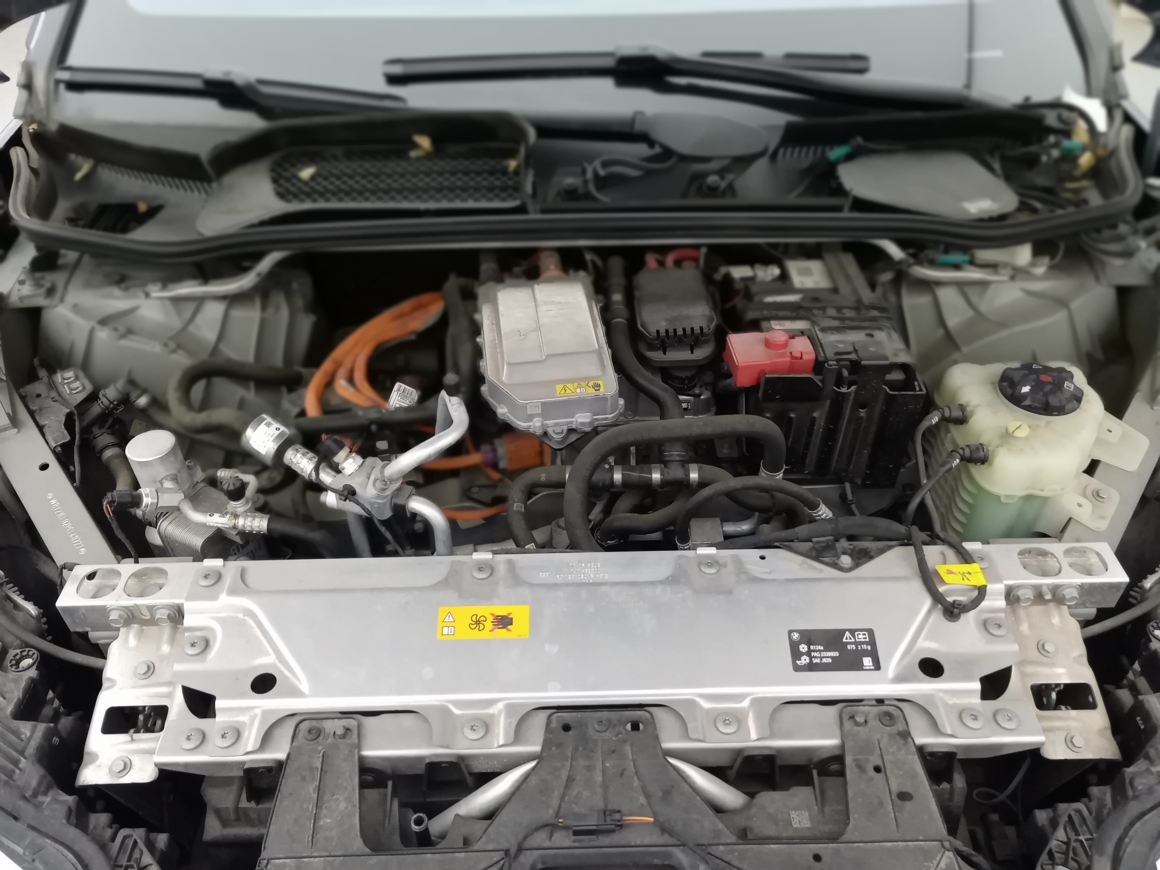 BMW iX 2023 car image #17