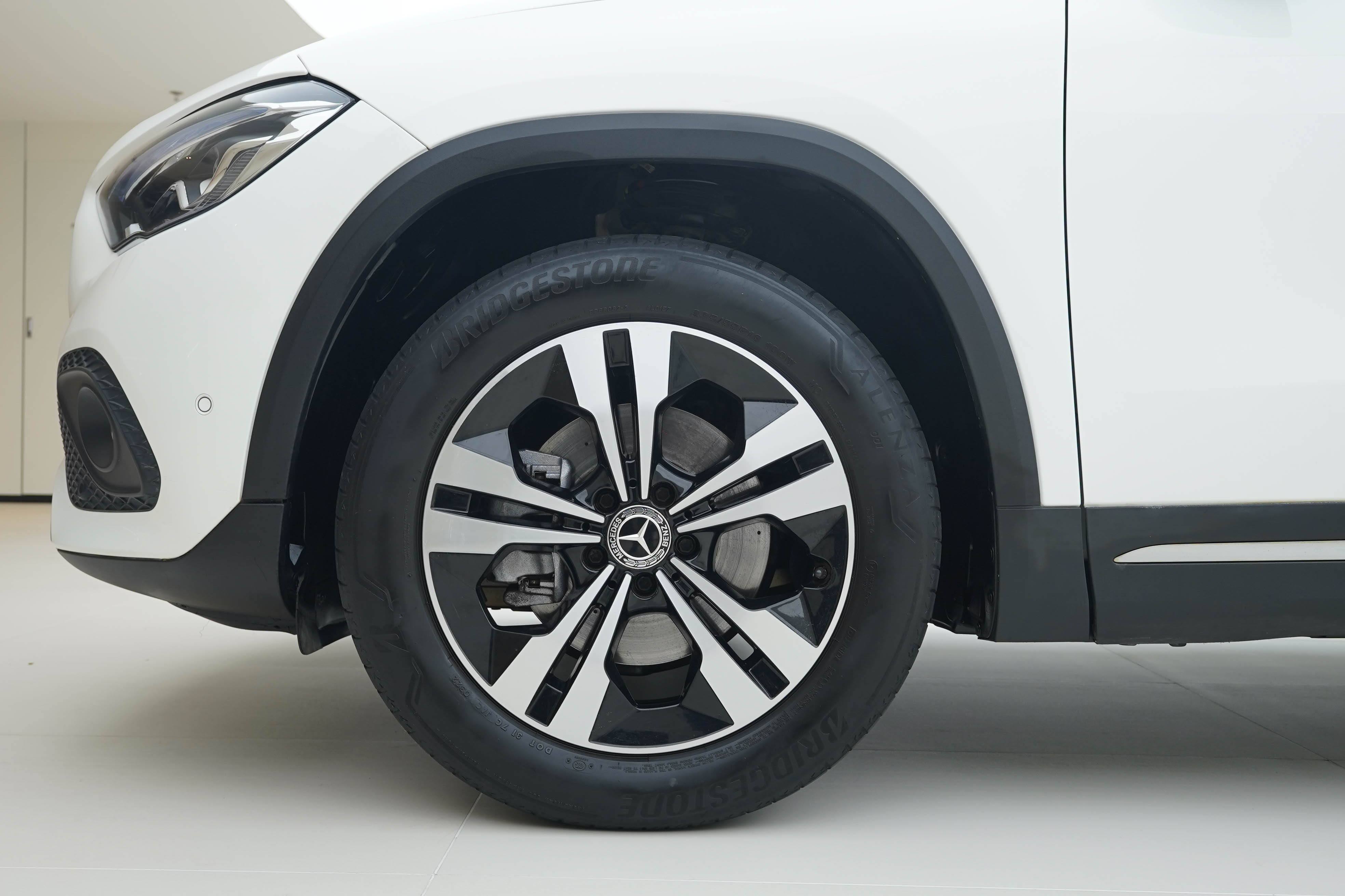 Mercedes-Benz GLA Class 2022 car image #17