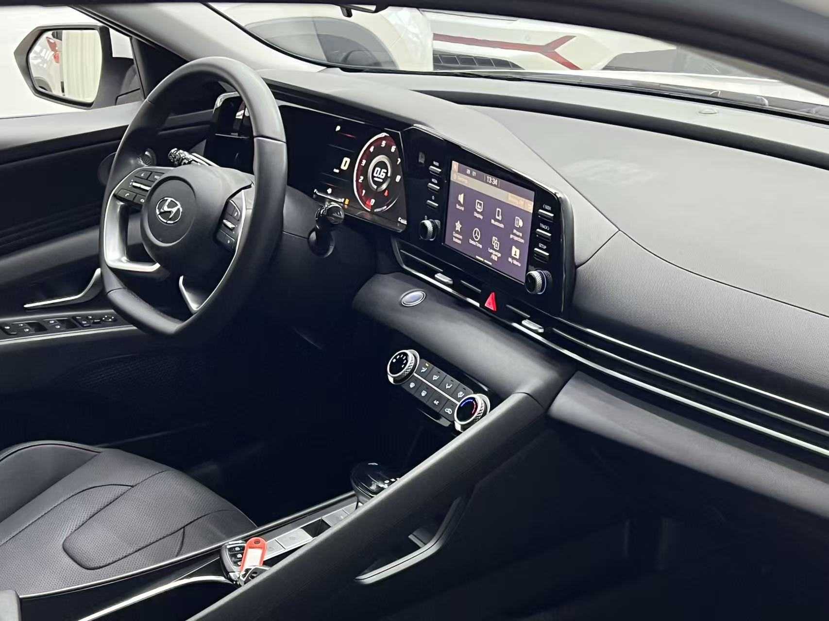 Hyundai Elantra 2022 car image #17