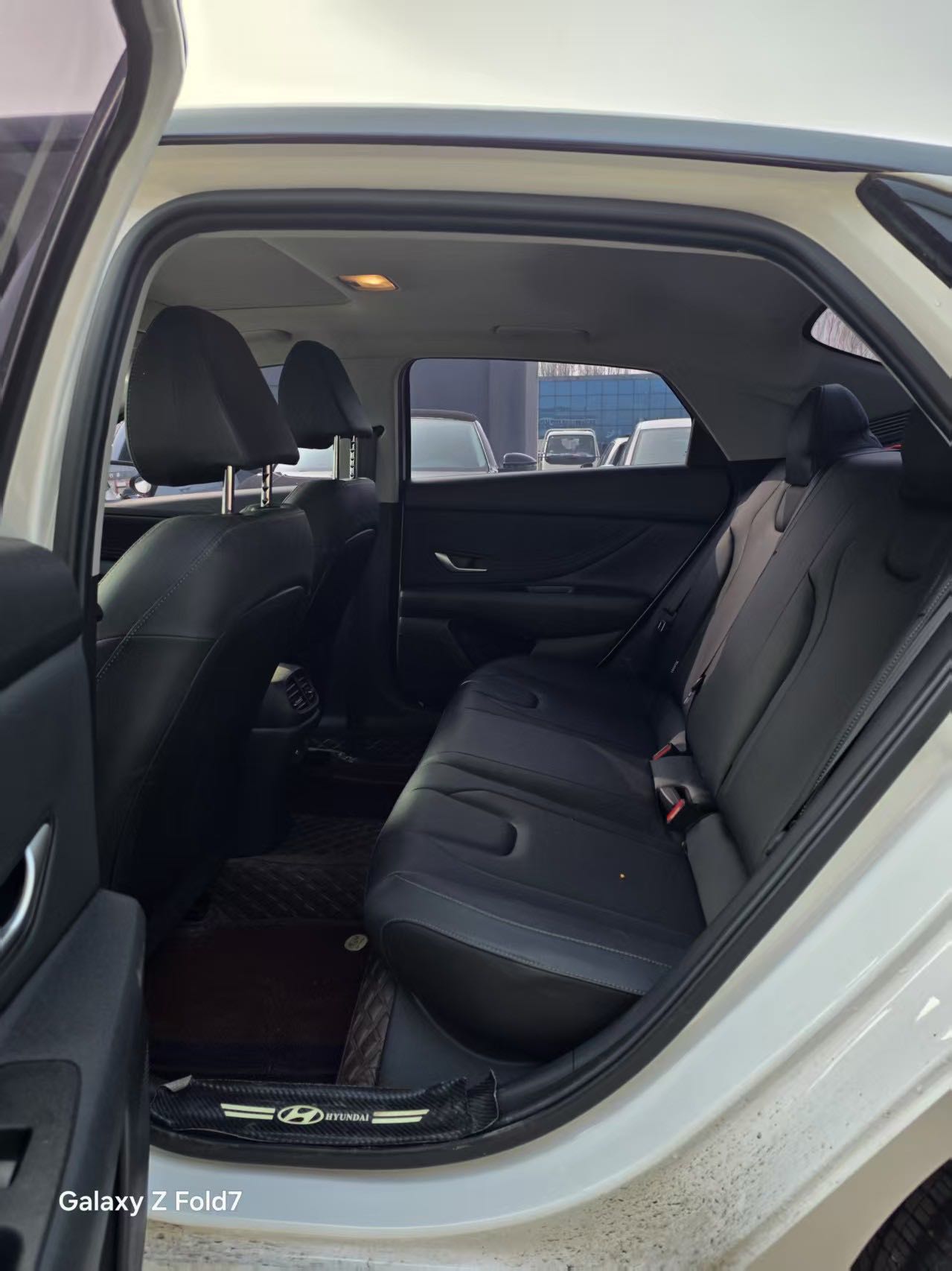 Hyundai Elantra 2023 imagen de coche #17