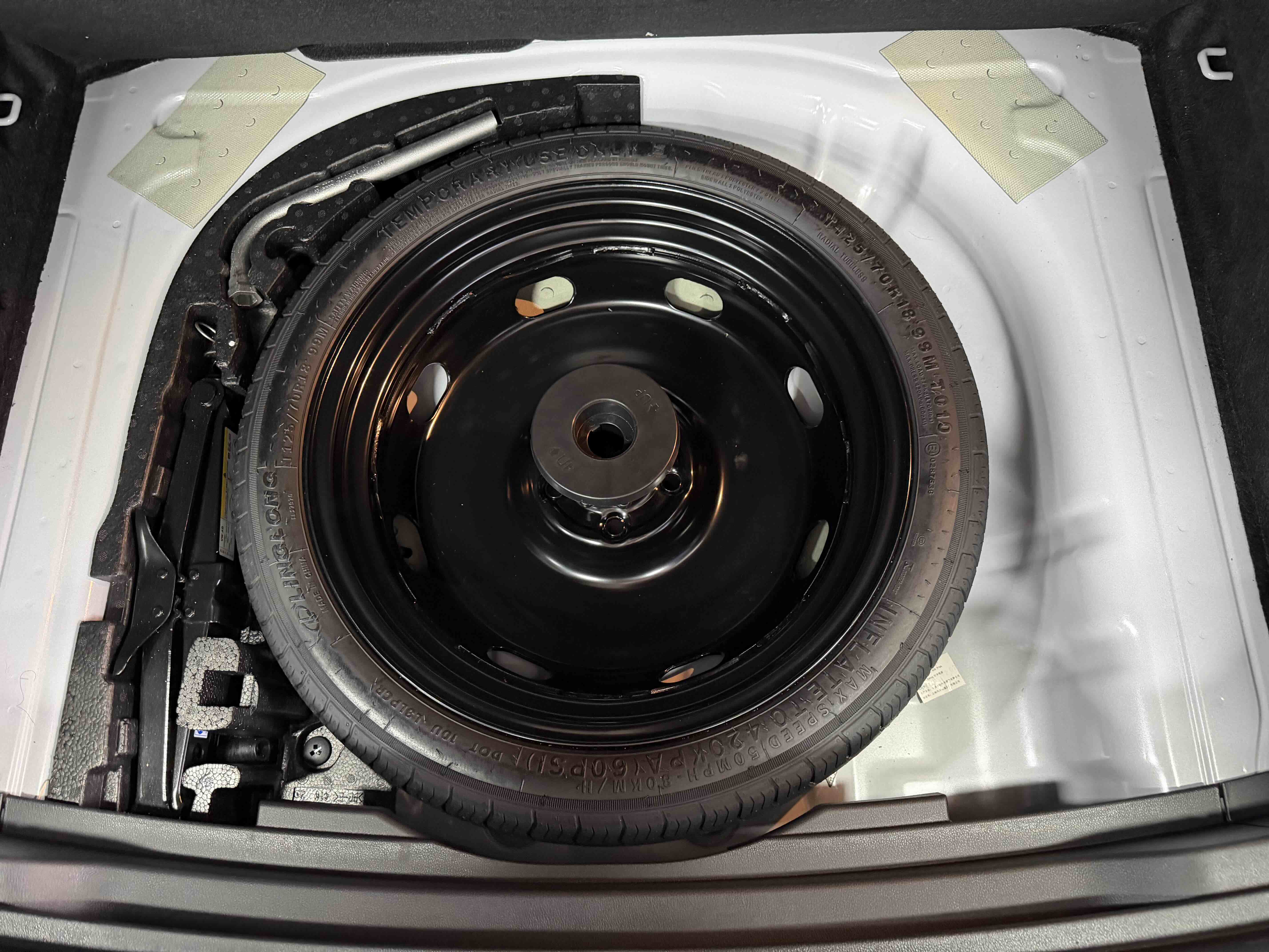 Skoda Karoq 2022 изображение автомобиля #17